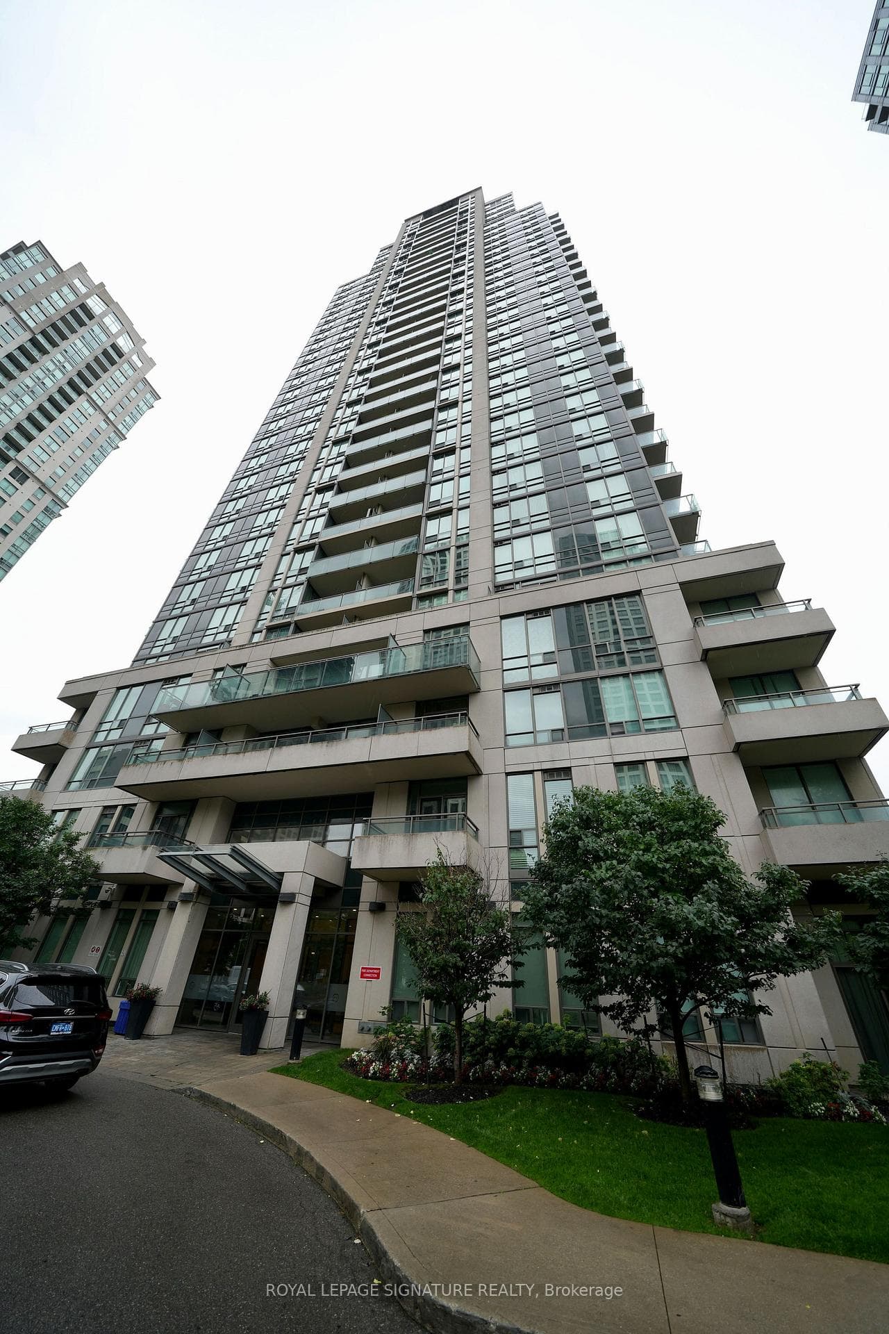 3515 Kariya Drive 3302, Mississauga, ON L5B 0C1