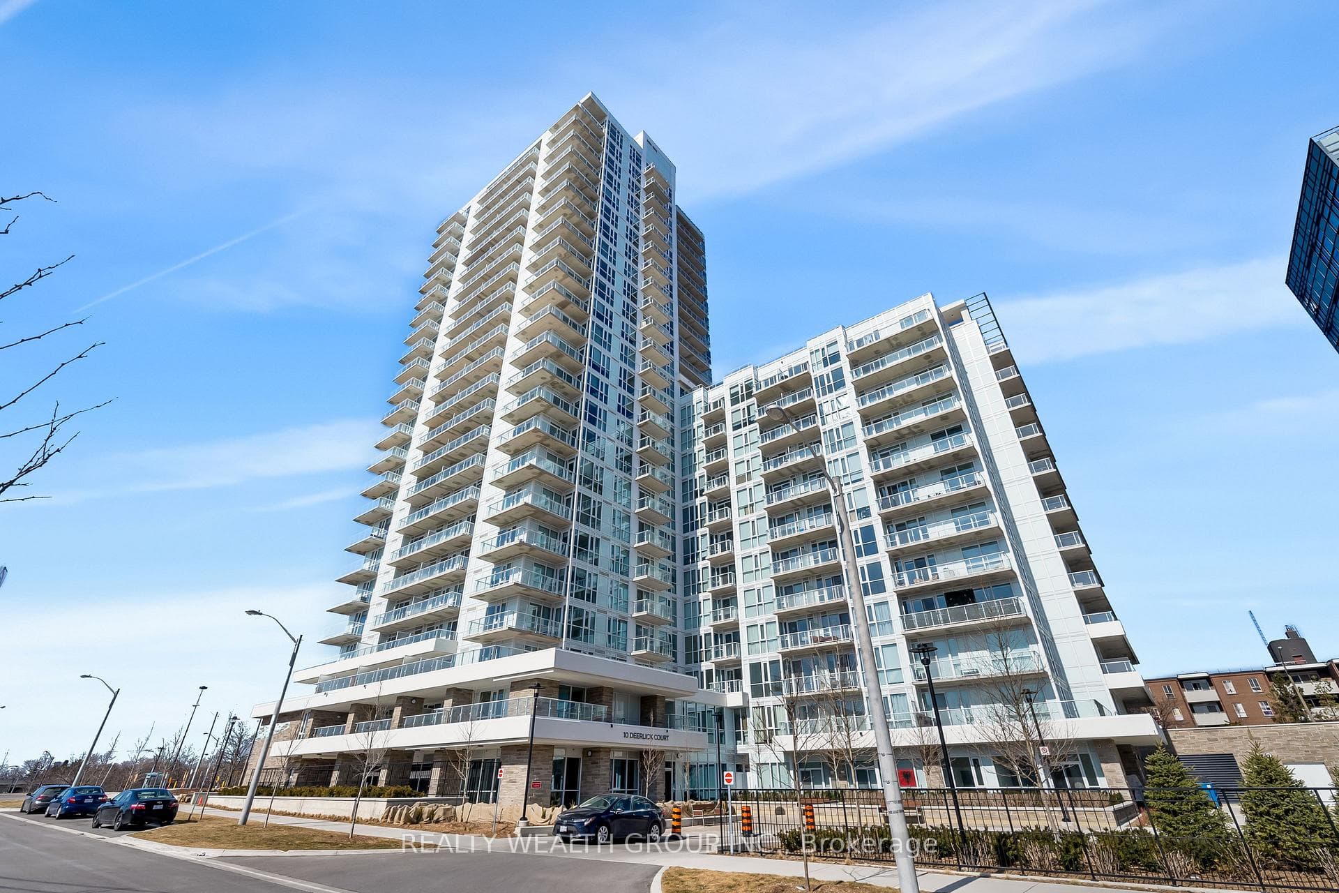 10 Deerlick Court 2101, Toronto, ON M6A 0A7