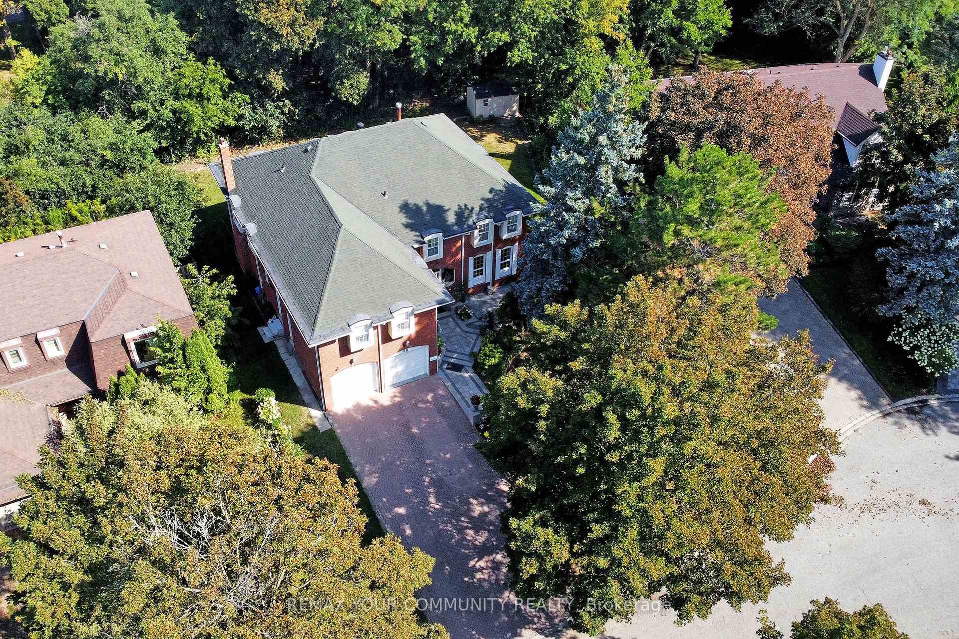 88 Cambridge Crescent, Richmond Hill, ON L4C 6G2