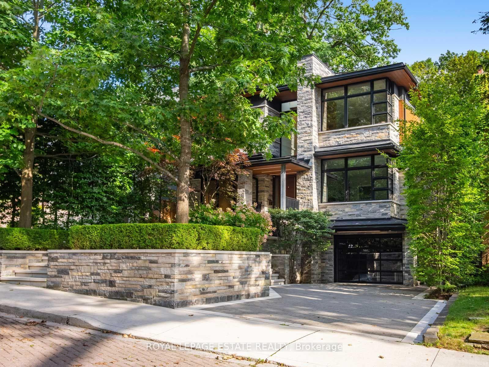 11 Pine Crescent, Toronto, ON M4E 1L1