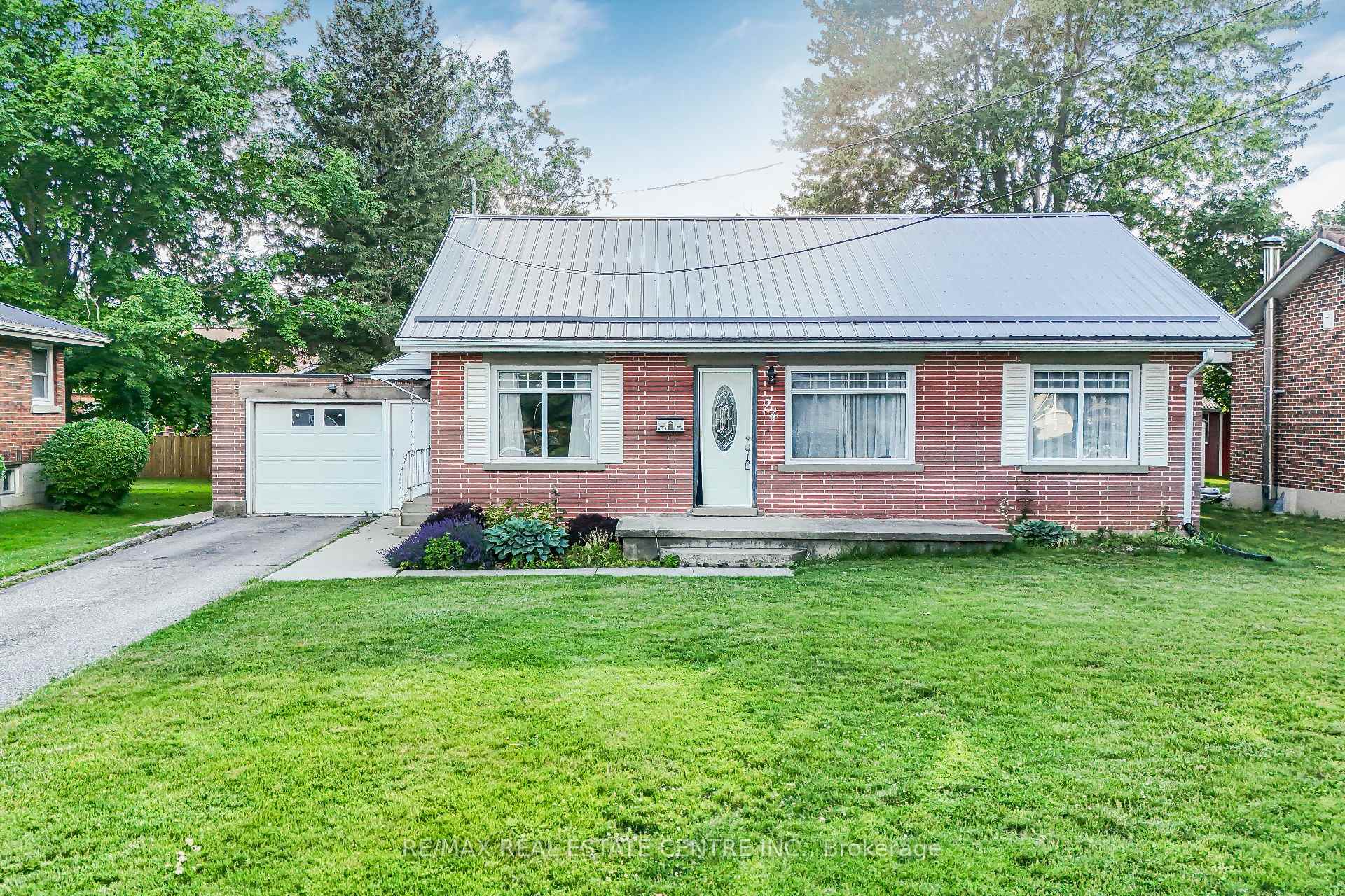 24 Park Street, Aylmer, ON N5H 2P3