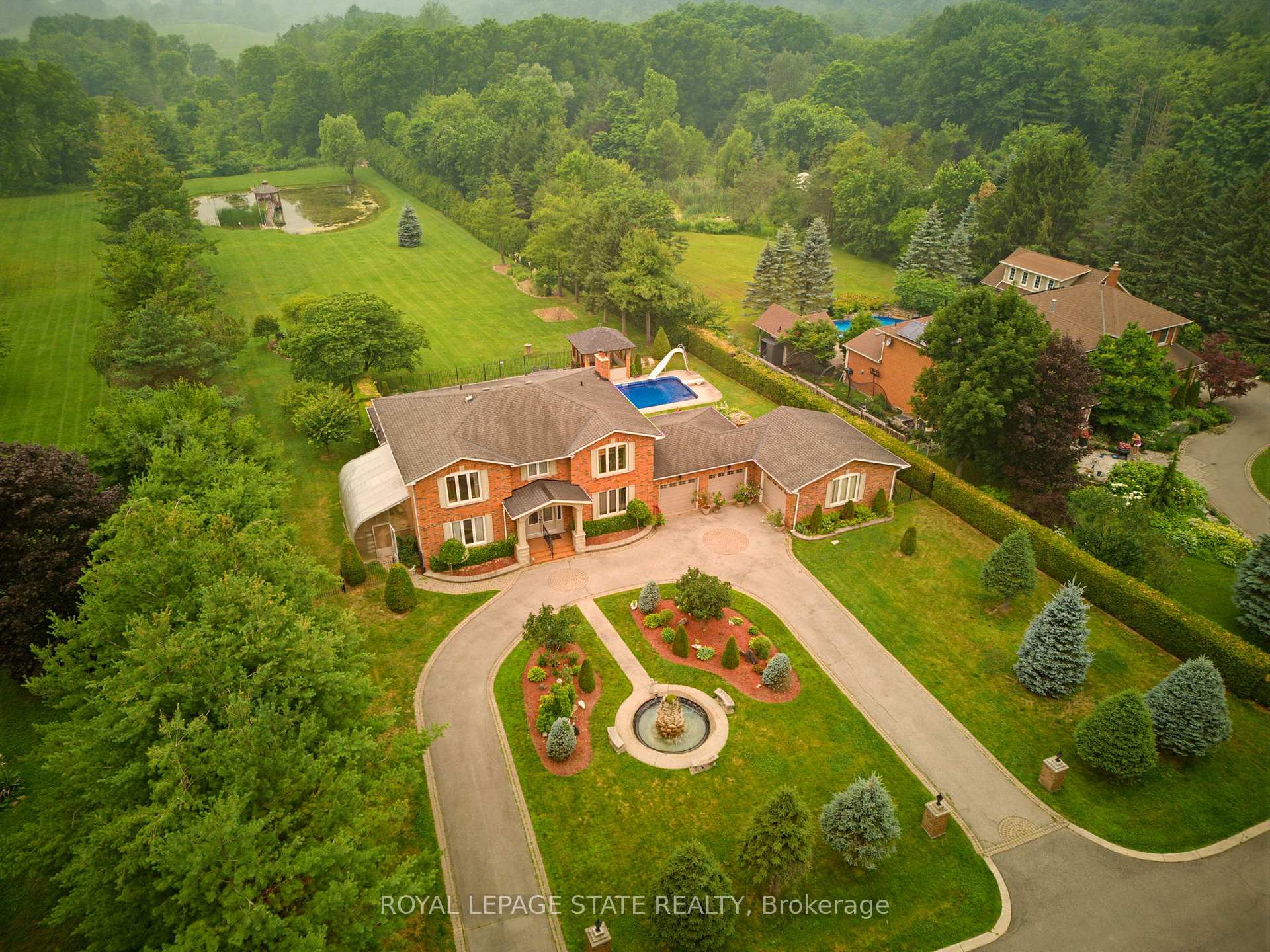 348 Shaver Road, Hamilton, ON L9G 4K5