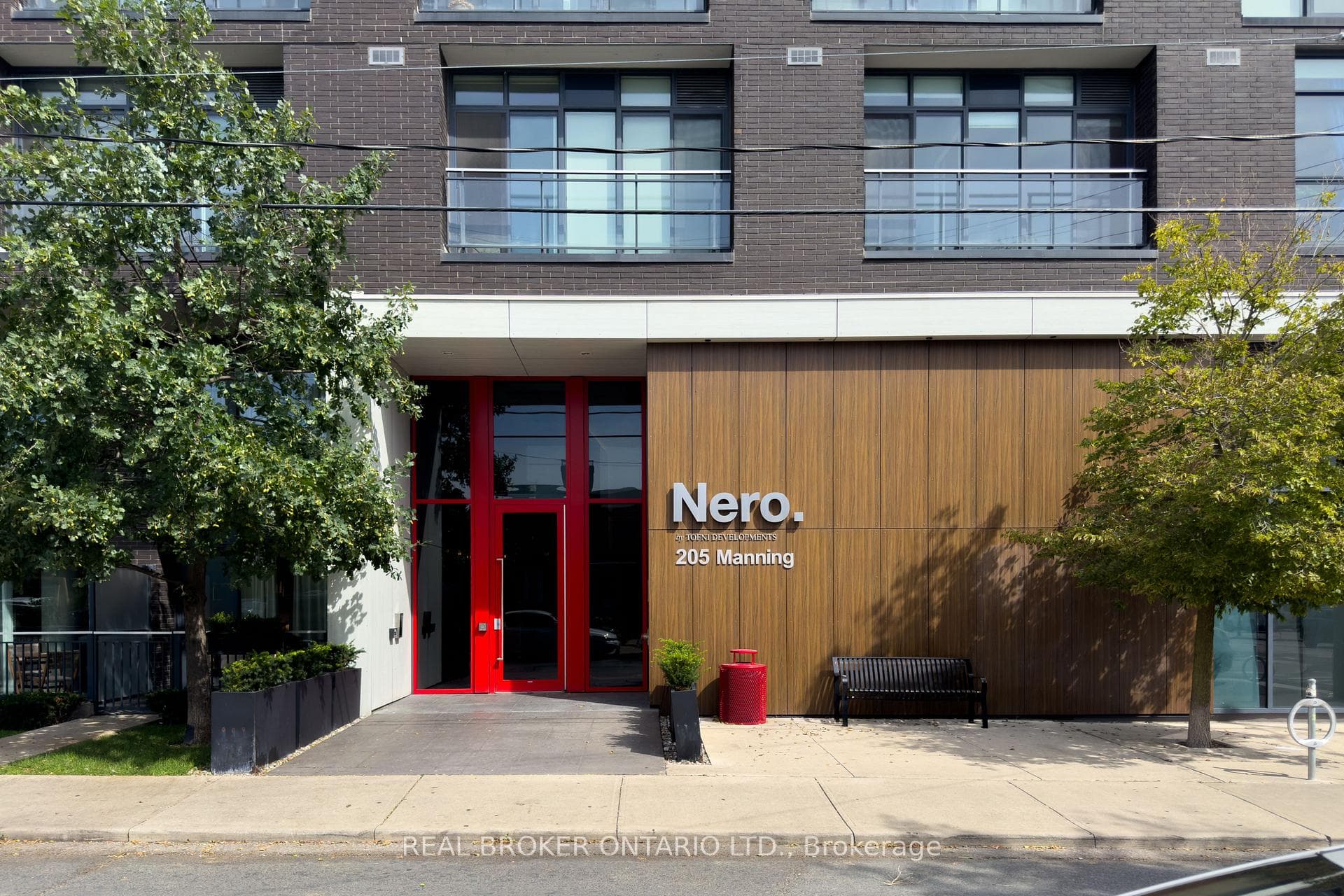 205 Manning Avenue 407, Toronto, ON M6J 0E2