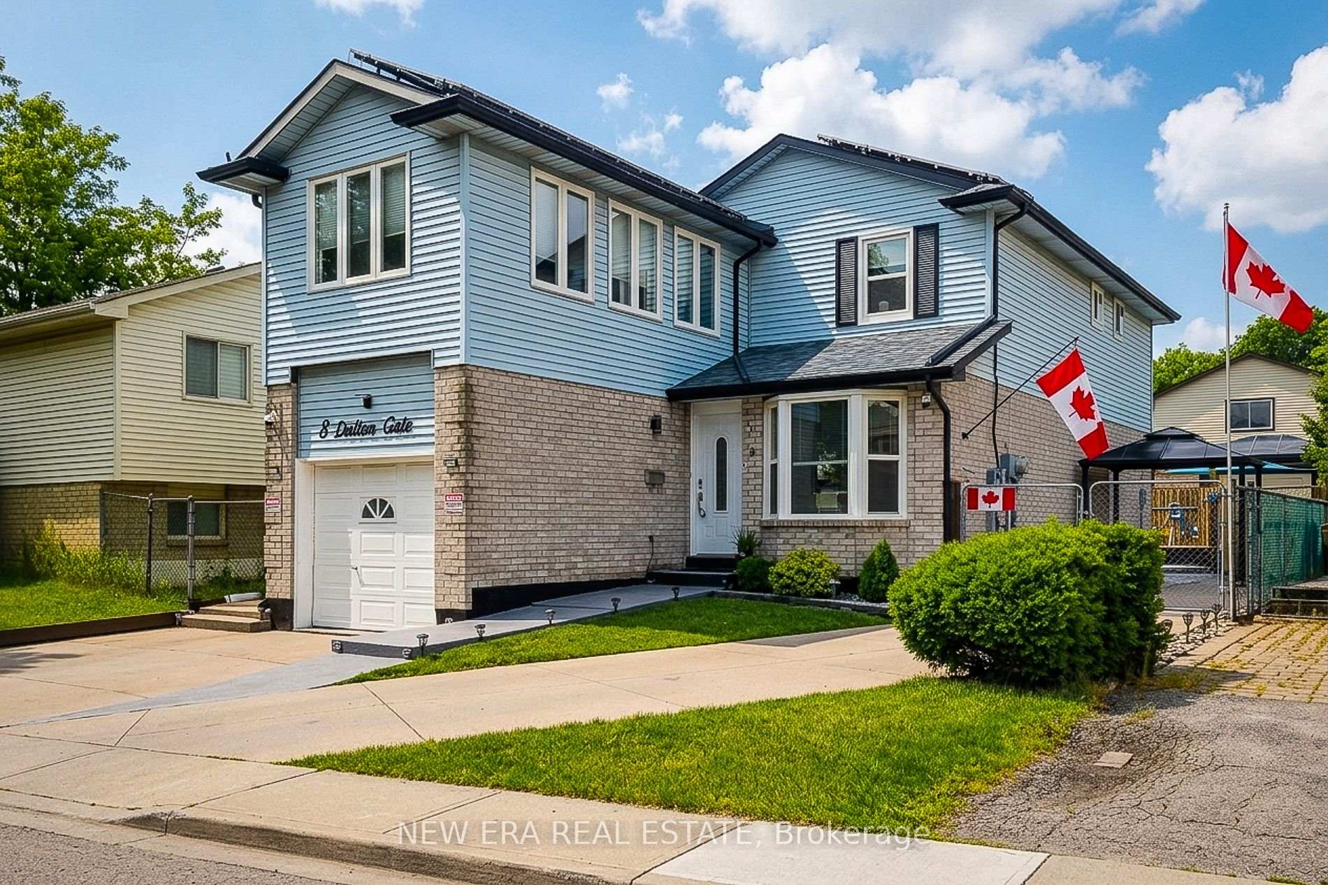 8 Dalton Gate, Hamilton, ON L8J 1Z4