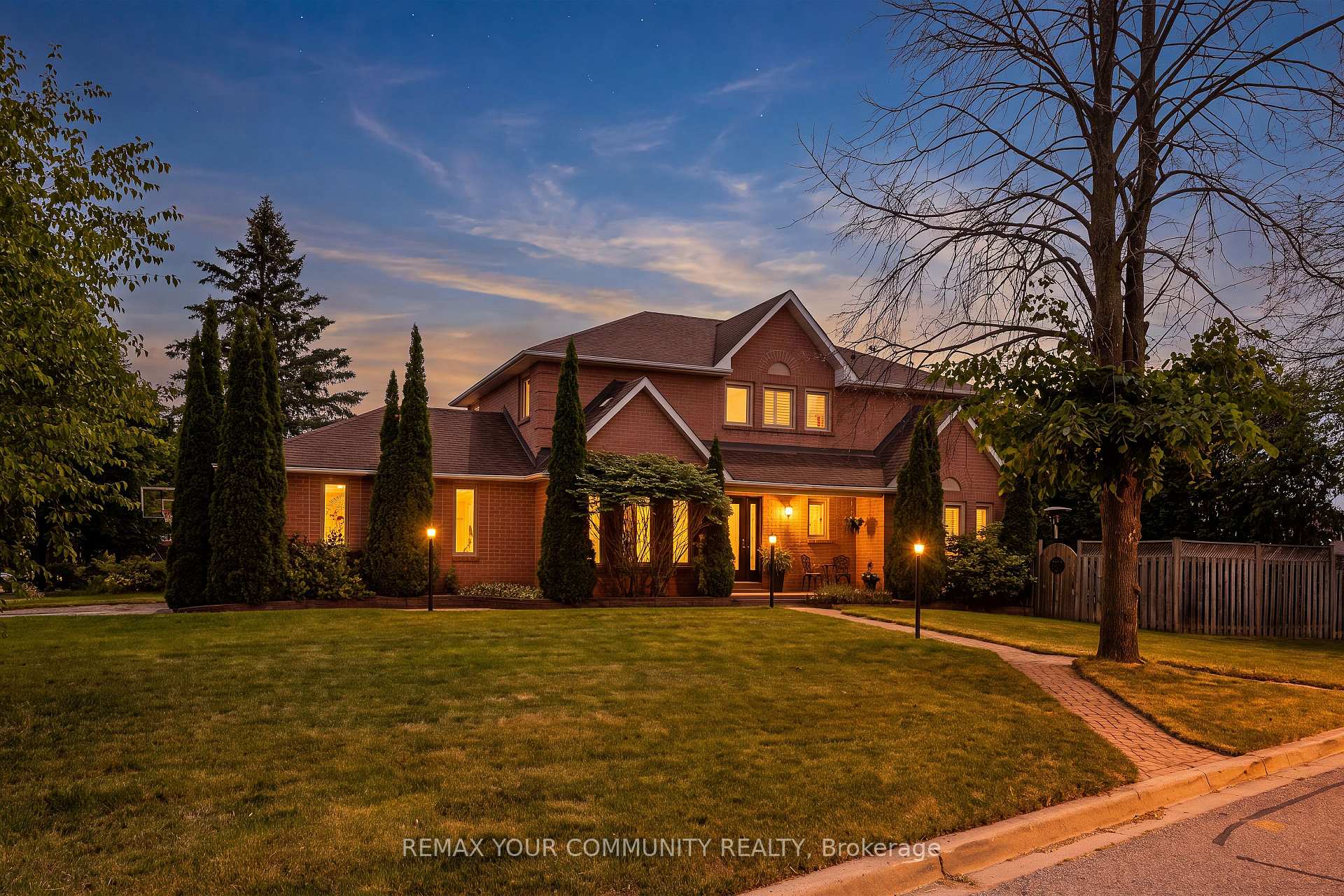 68 Autumn Way, Aurora, ON L4G 4P4