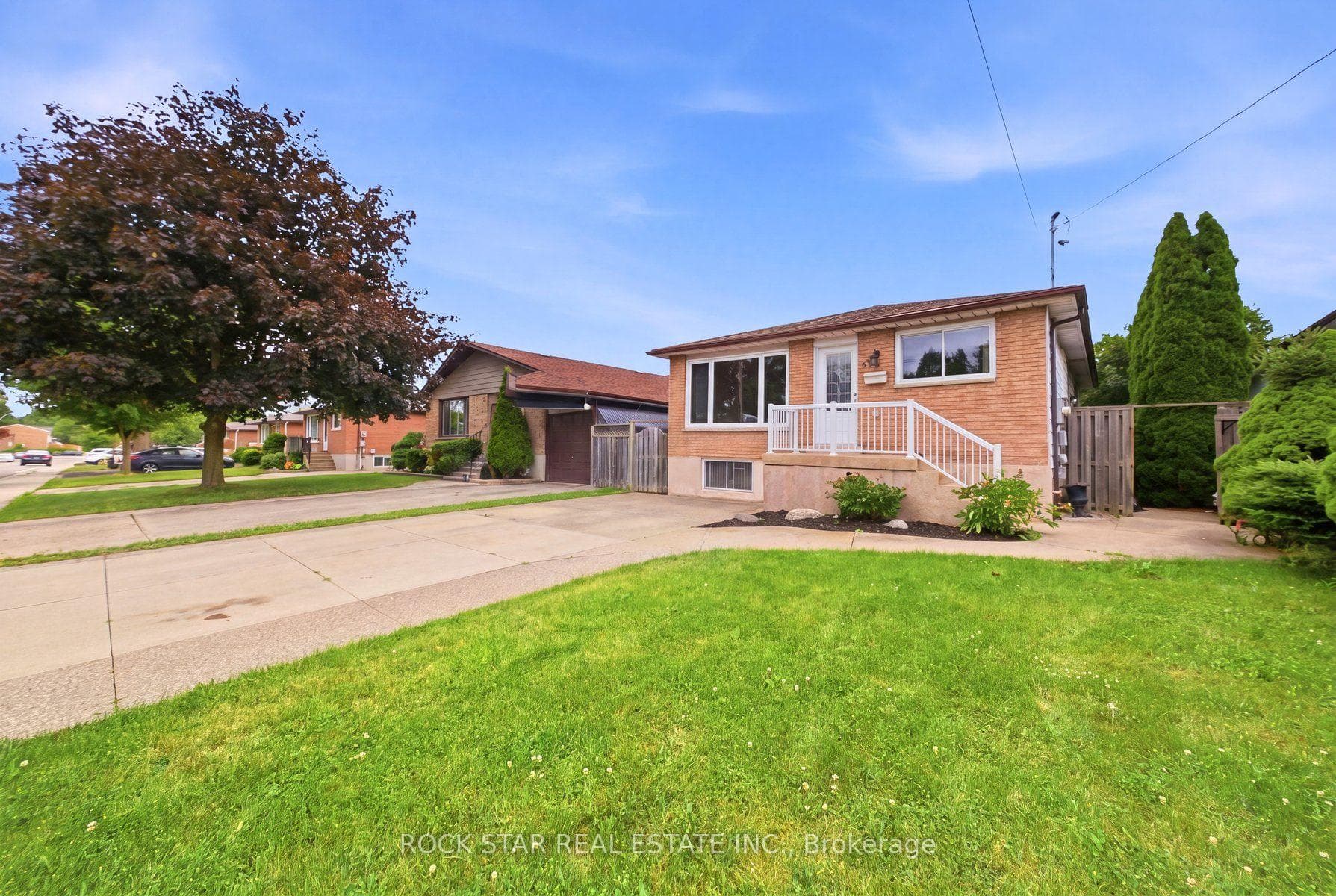 59 Aterno Drive Main, Hamilton, ON L9C 5S4