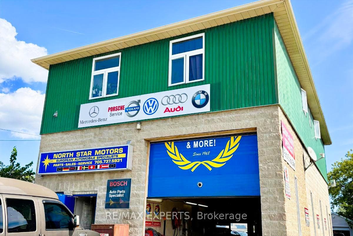 5 Ferndale Drive N 3, Barrie, ON L4N 9V3