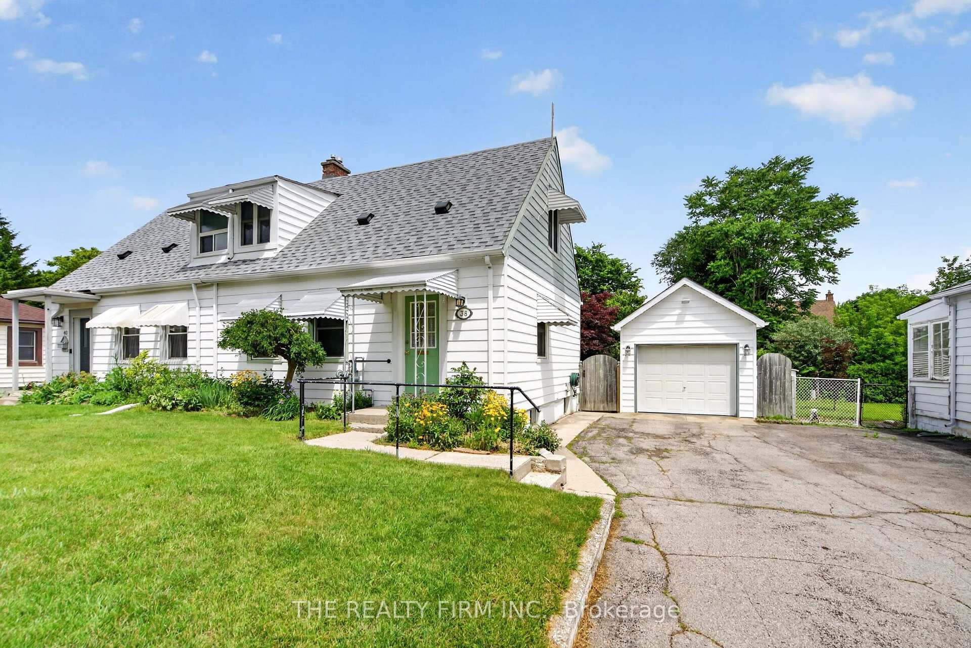 38 Elliott Street, London East, ON N5Y 2E4