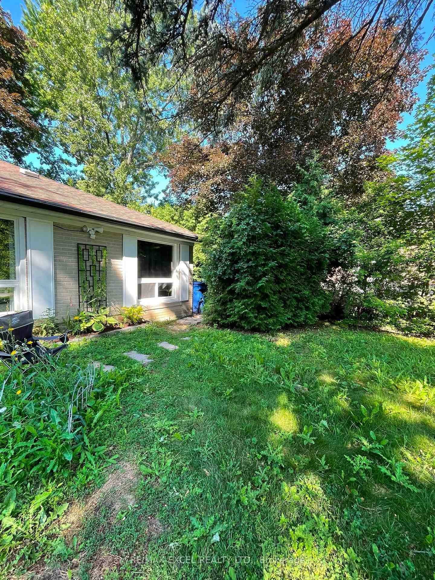 23 Algonquin Crescent Basement, Aurora, ON L4G 3E6