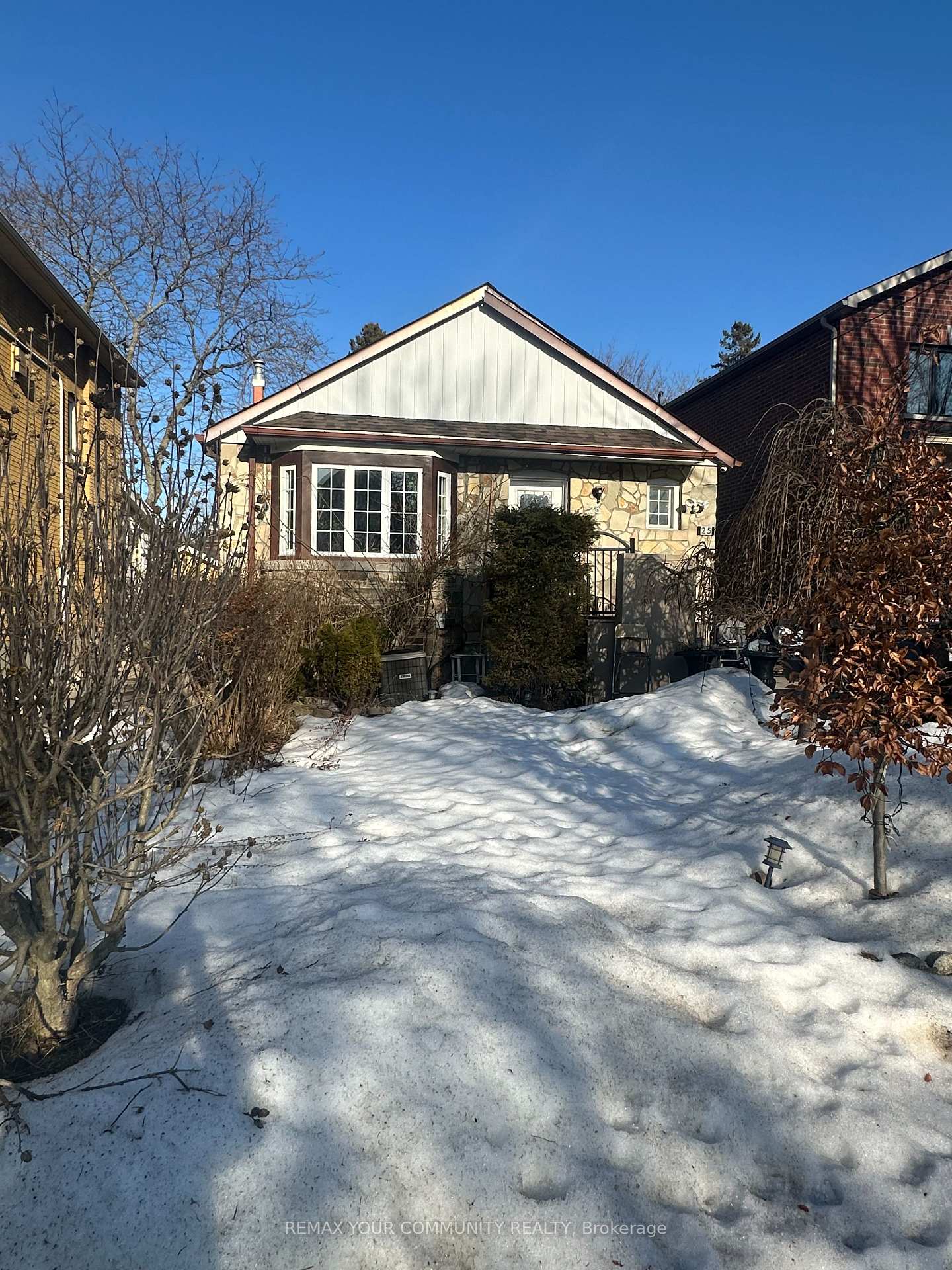25 Ninth Street, Toronto, ON M8V 3E2