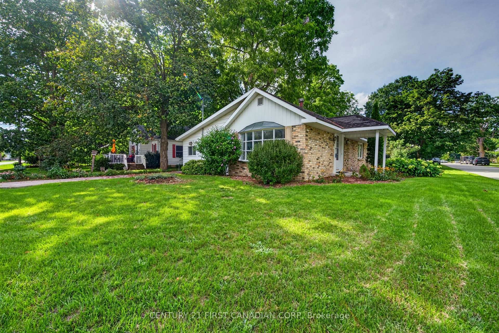 9 Park Crescent, Middlesex Centre, ON N0M 2A0