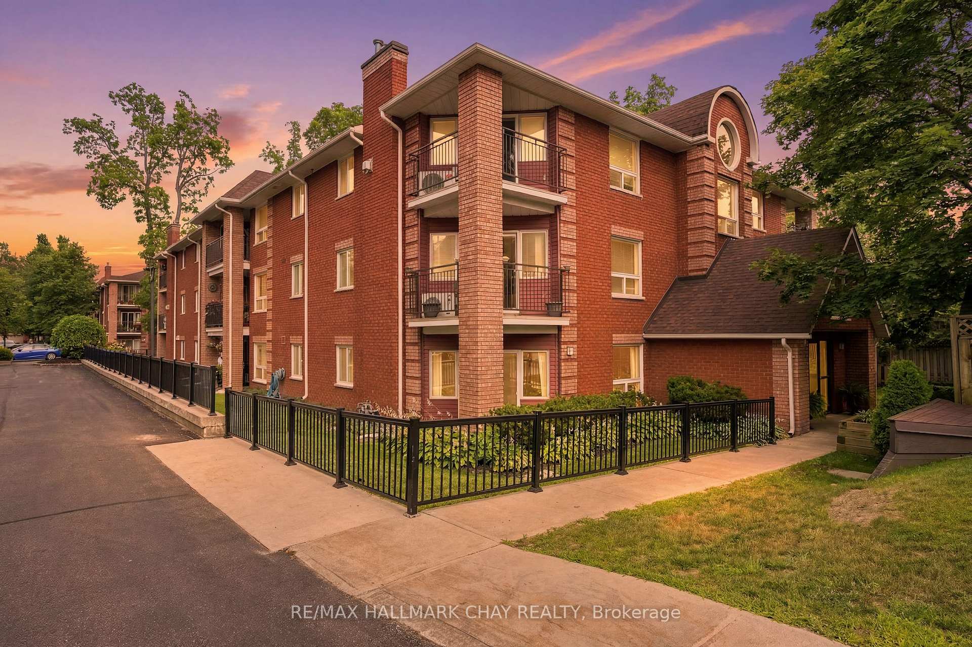 131 Clapperton Street 201, Barrie, ON L4M 3G3