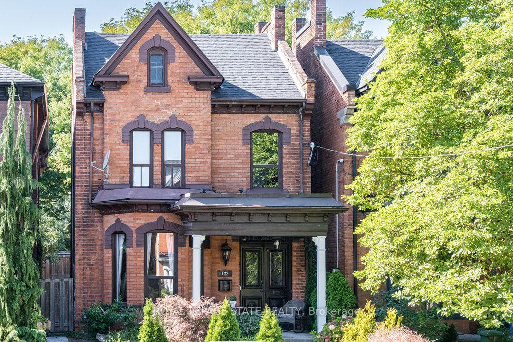 29 Newlands Avenue, Hamilton, ON L8H 2T4
