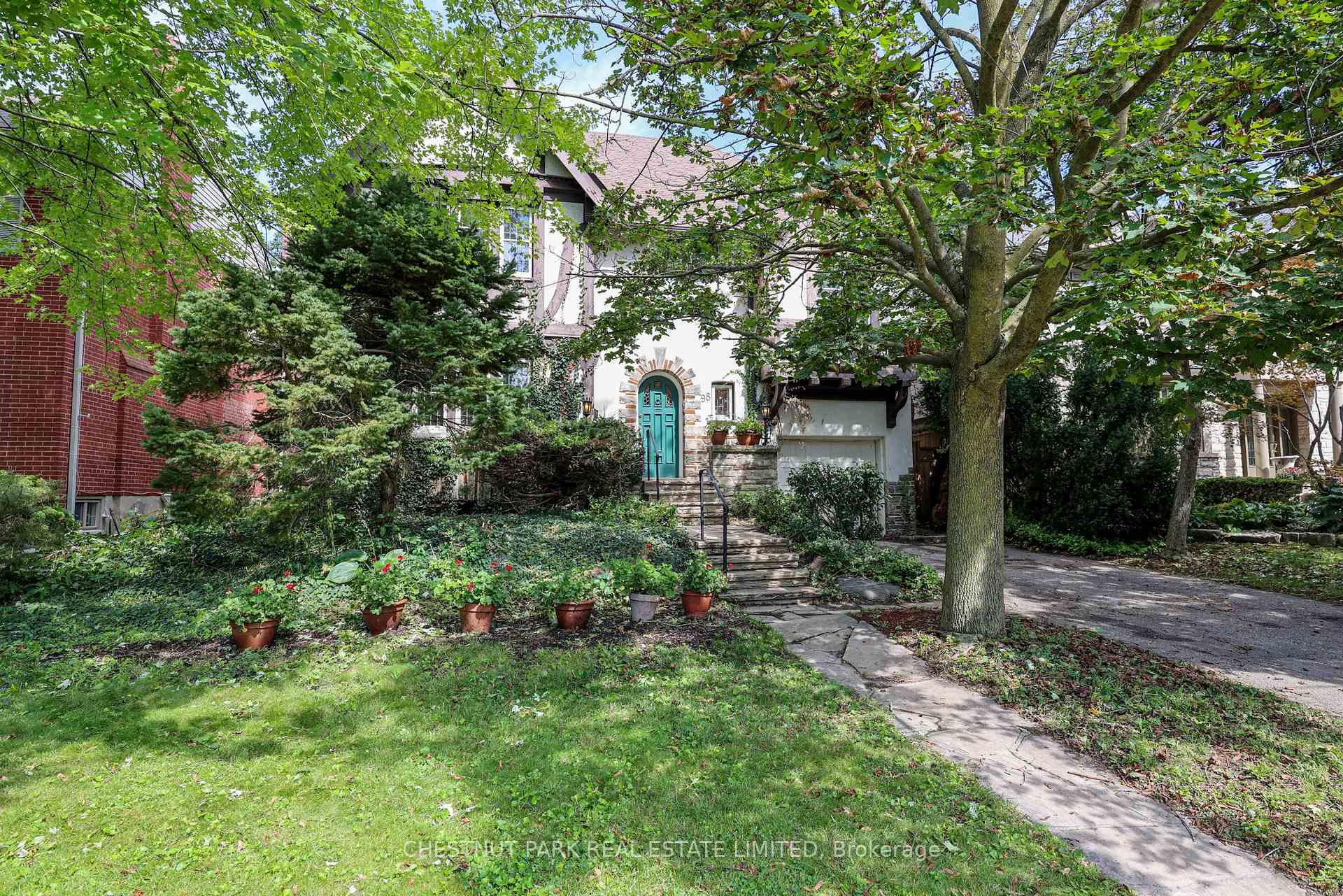 98 St. Leonards Avenue, Toronto, ON M4N 1K5