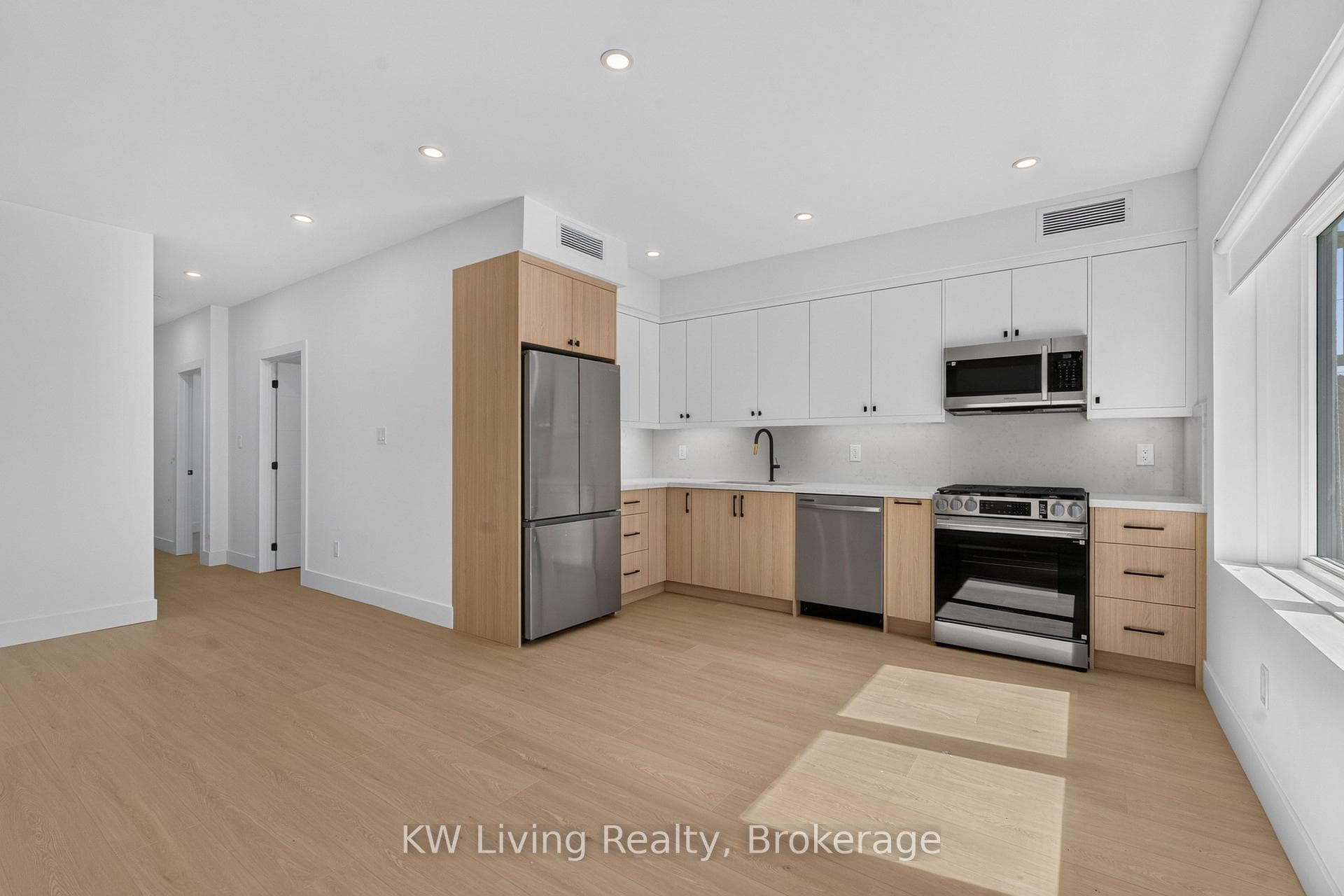 6 Kirknewton Road Garden Suite, Toronto, ON M6E 3Y1