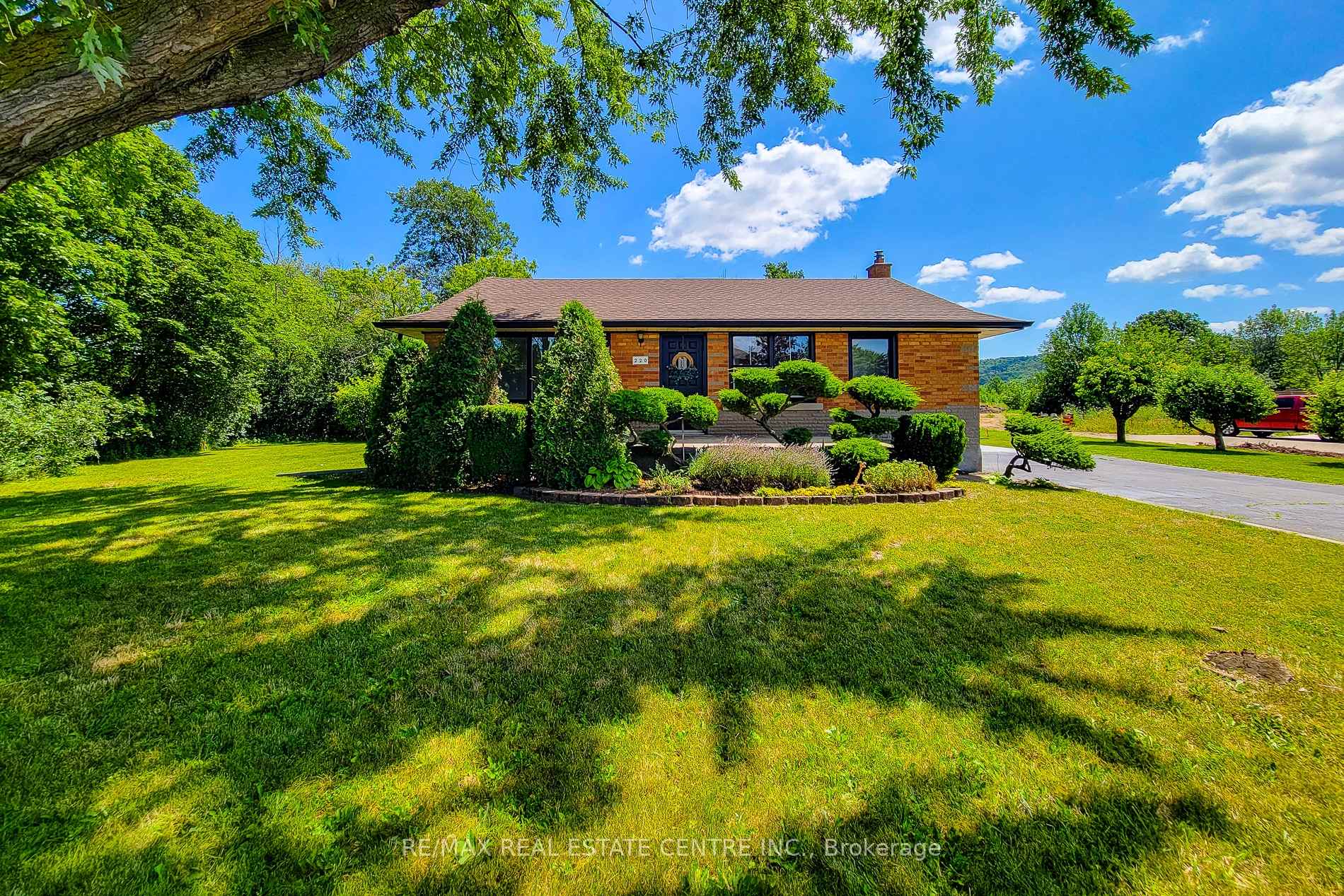 220 Winona Road, Hamilton, ON L8E 5K4