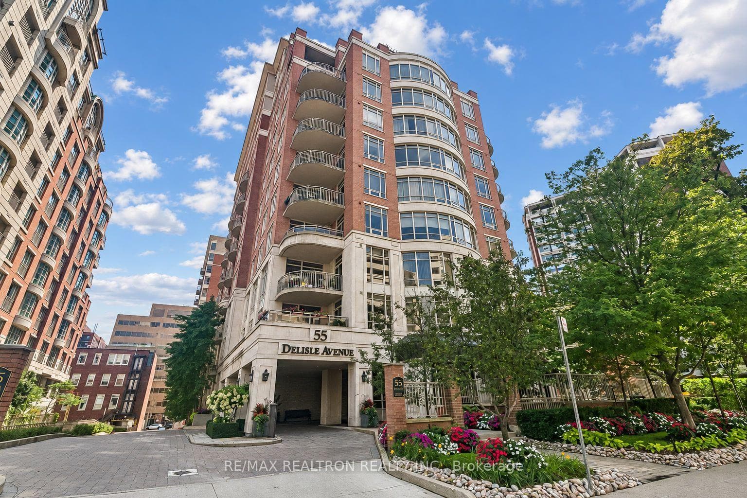 55 Delisle Avenue 707, Toronto, ON M4V 3C2