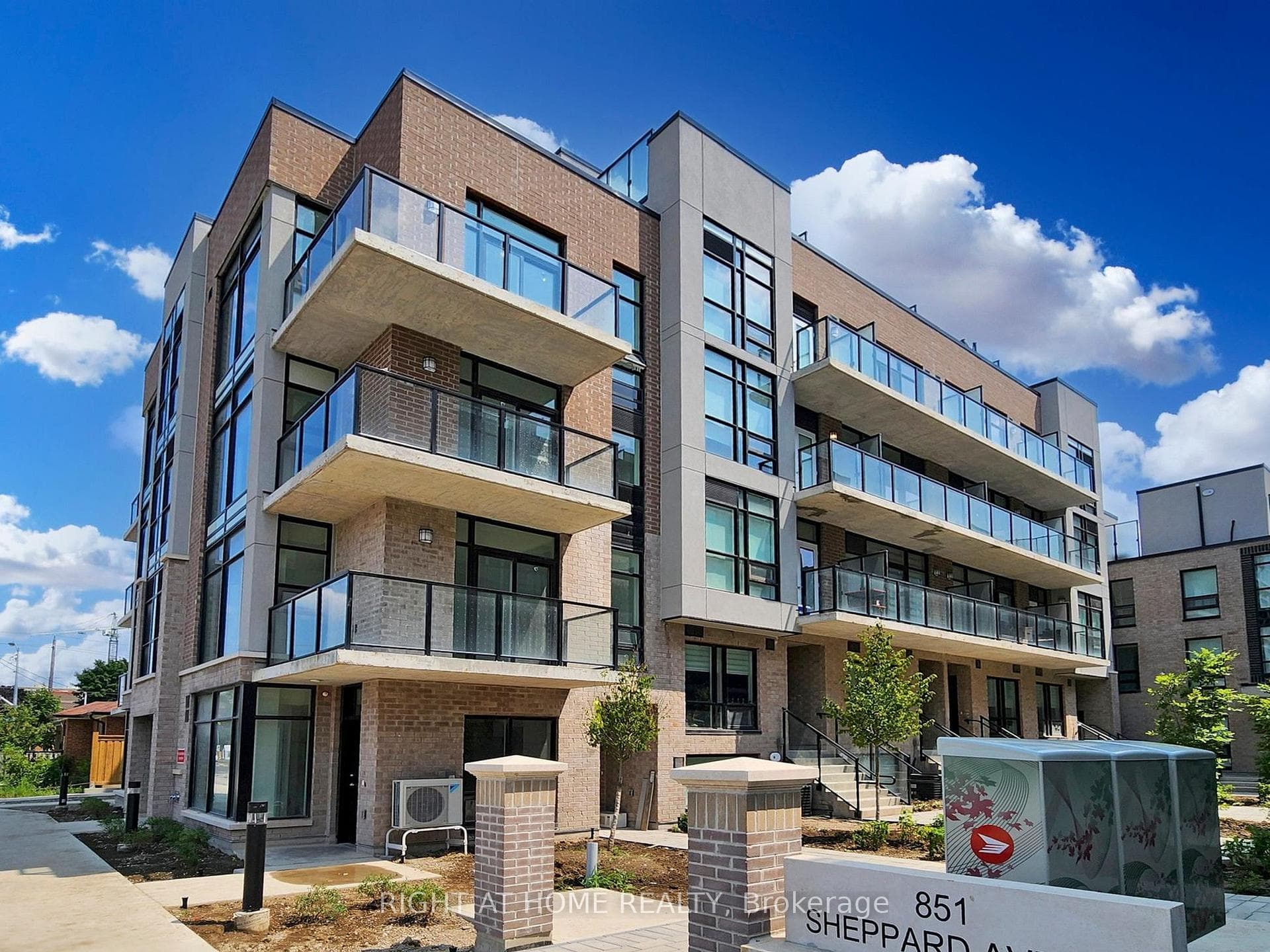 851 Sheppard Avenue W 30, Toronto, ON M3H 0G2