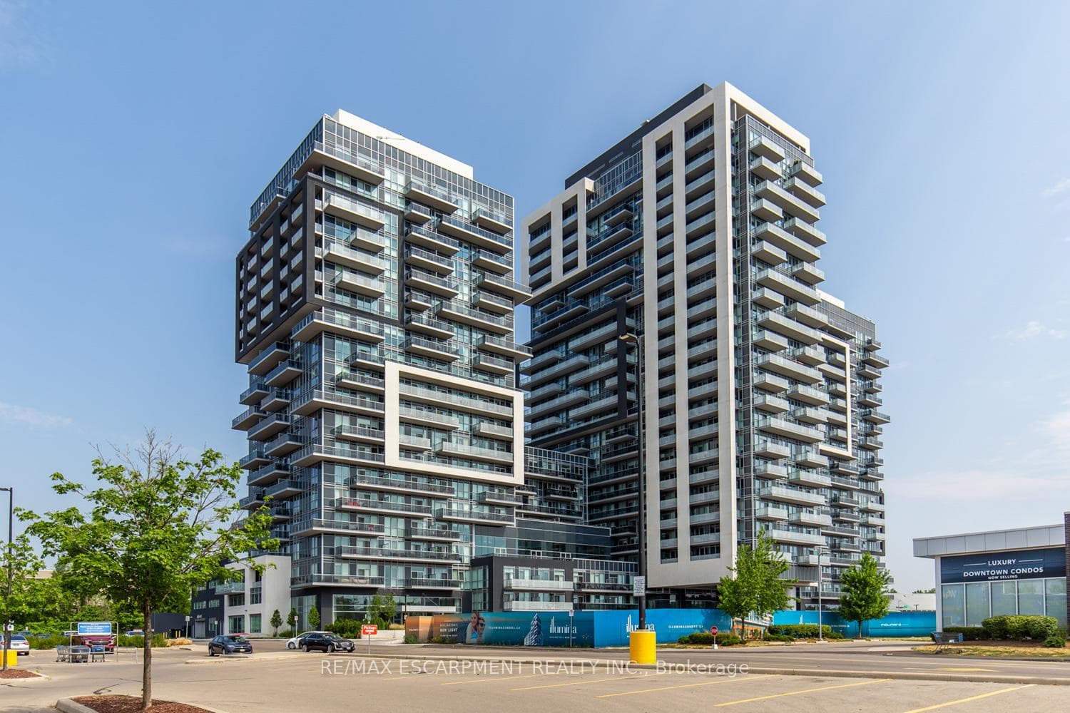 2087 Fairview Street 2107, Burlington, ON L7R 0E5