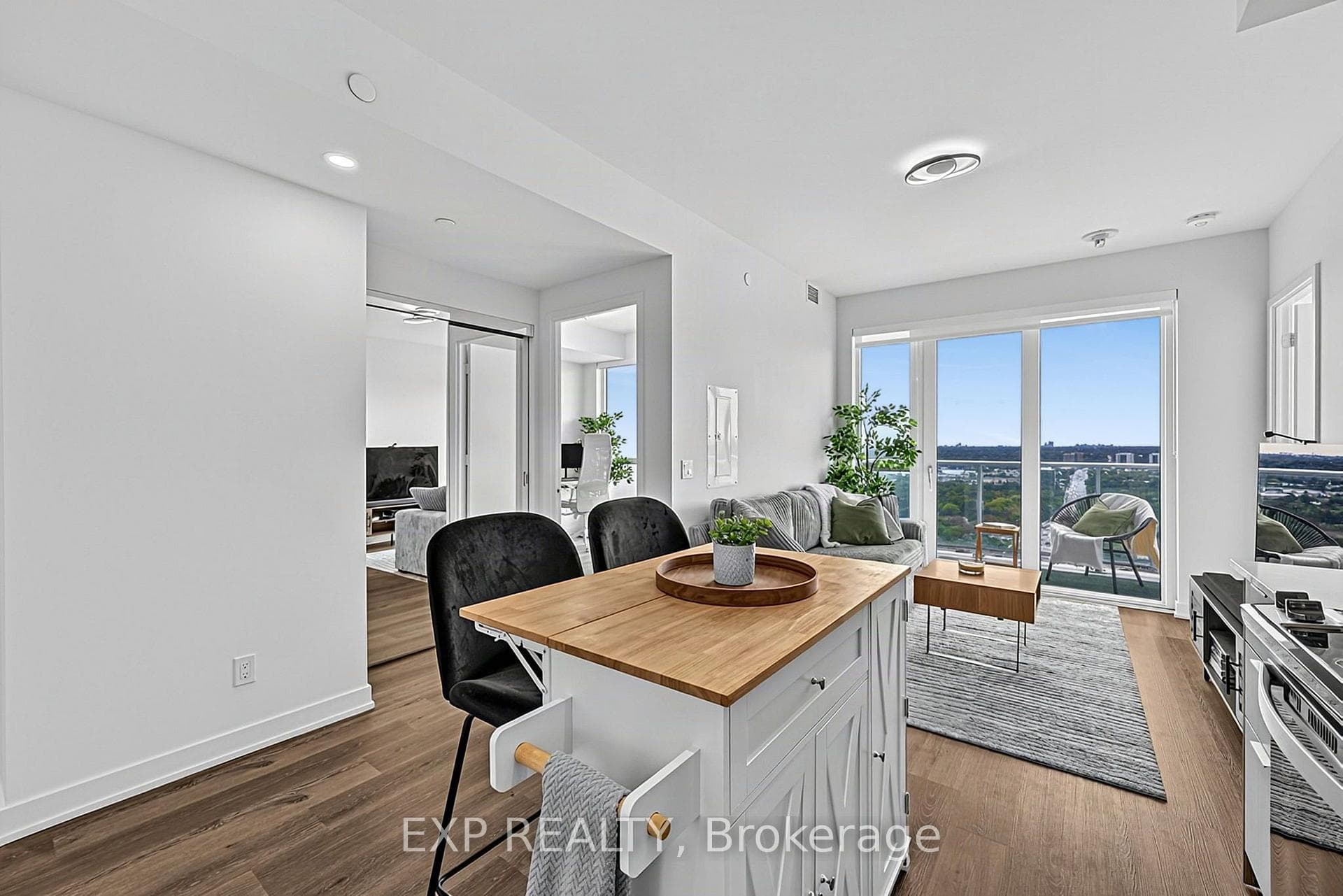 10 Deerlick Court 2004, Toronto, ON M3A 0A7