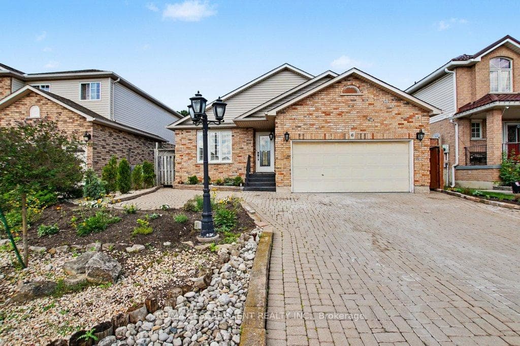 6 Theodore Drive, Hamilton, ON L9A 5J8