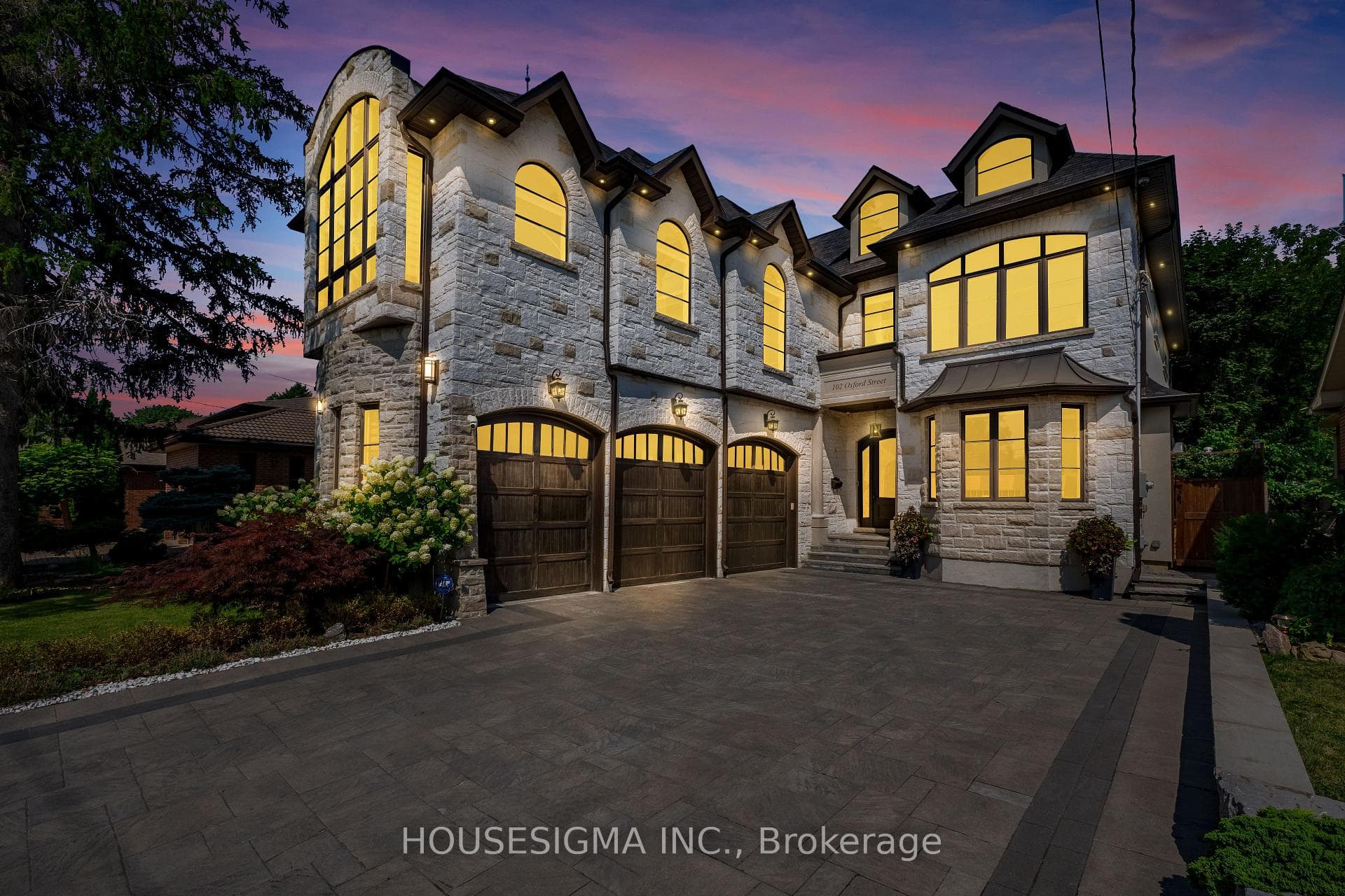 102 Oxford Street, Richmond Hill, ON L4C 4L5