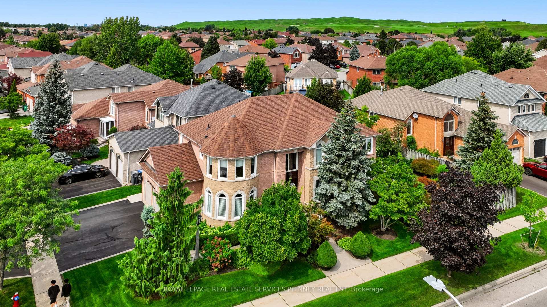 5563 Whitehorn Avenue, Mississauga, ON L5V 2E2