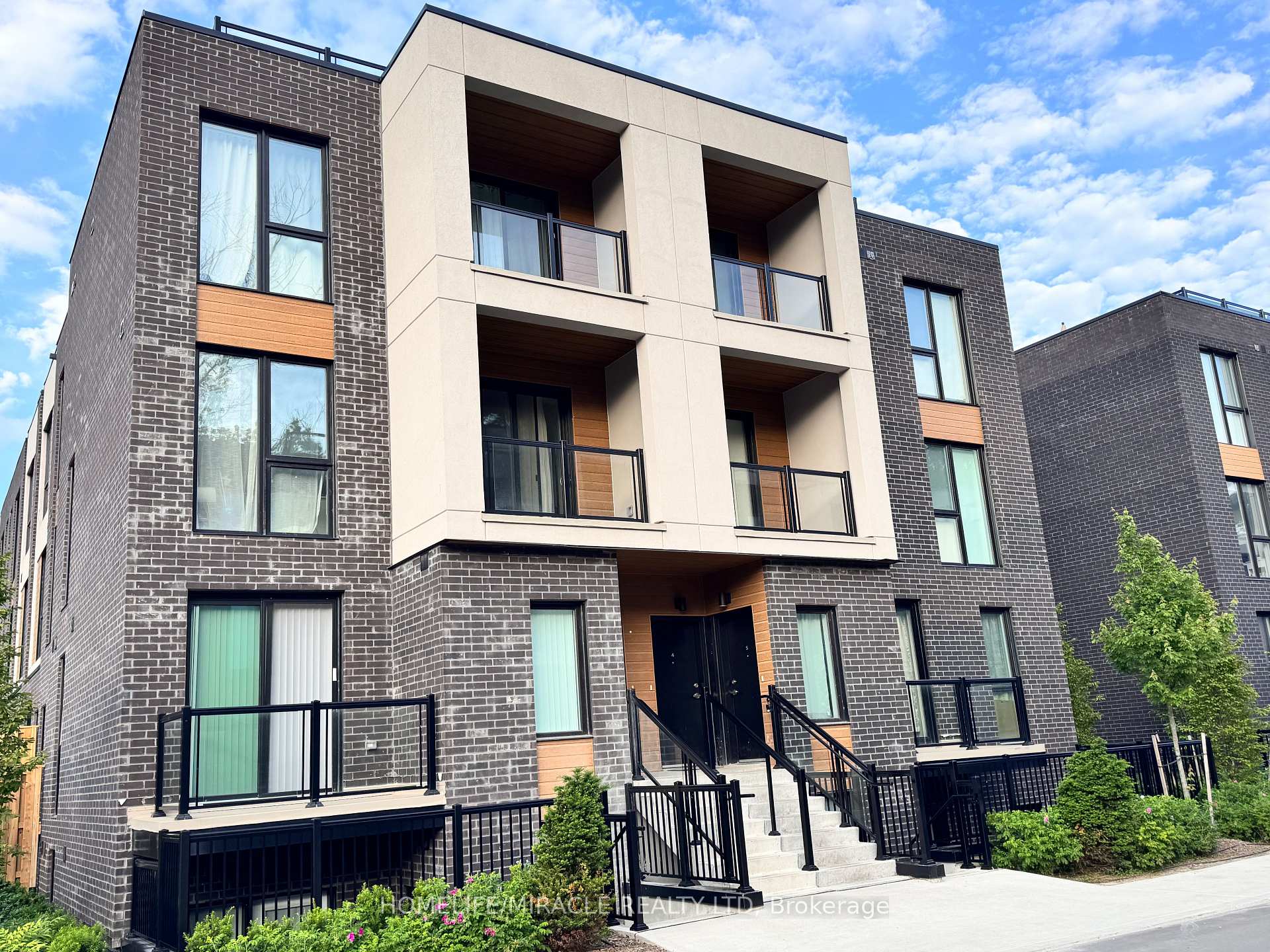 176 Clonmore Drive 4, Toronto, ON M1N 1Y1