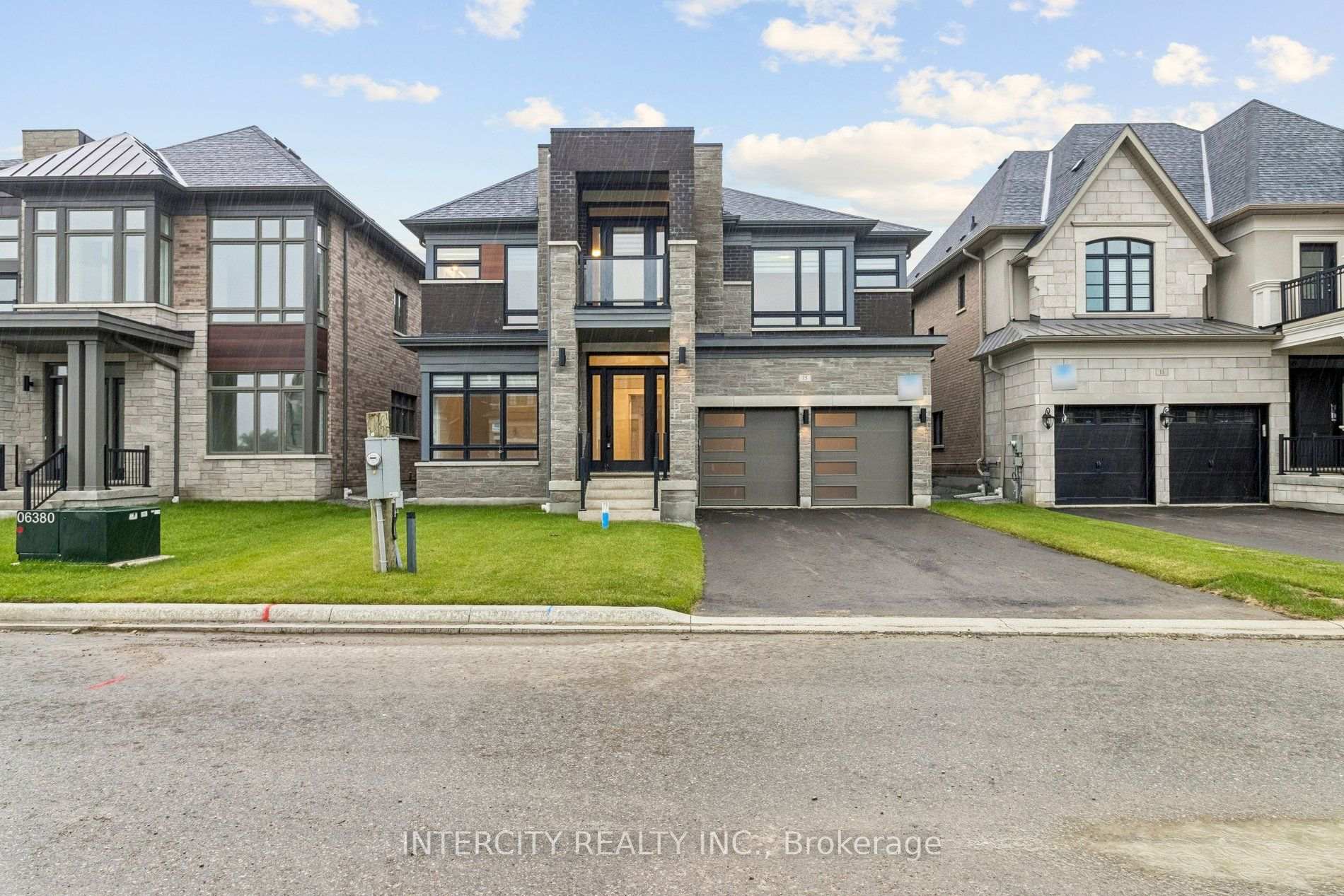 15 Garriock Hall Avenue, King, ON L7B 0S8