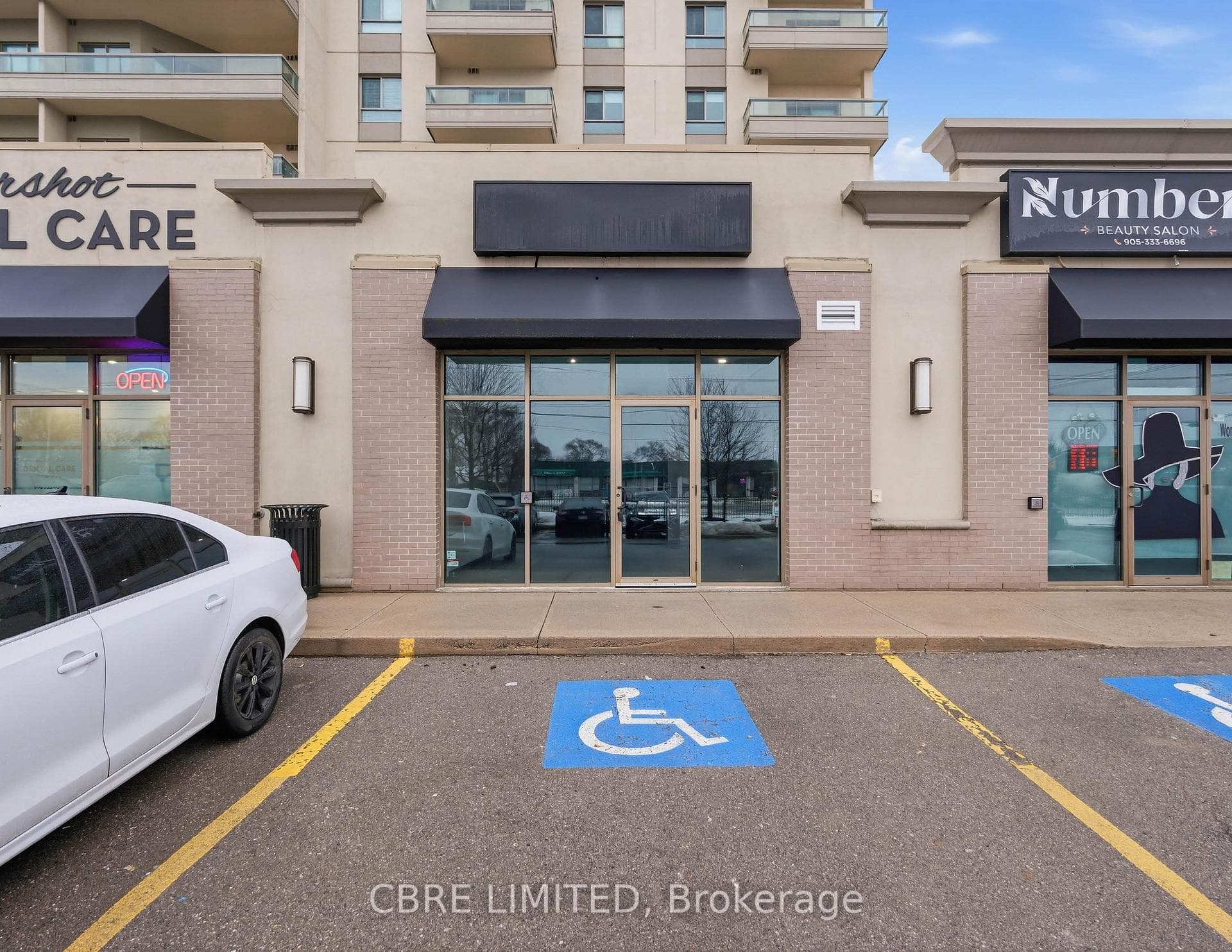 100 Plains Road 4, Burlington, ON L7T 0A5