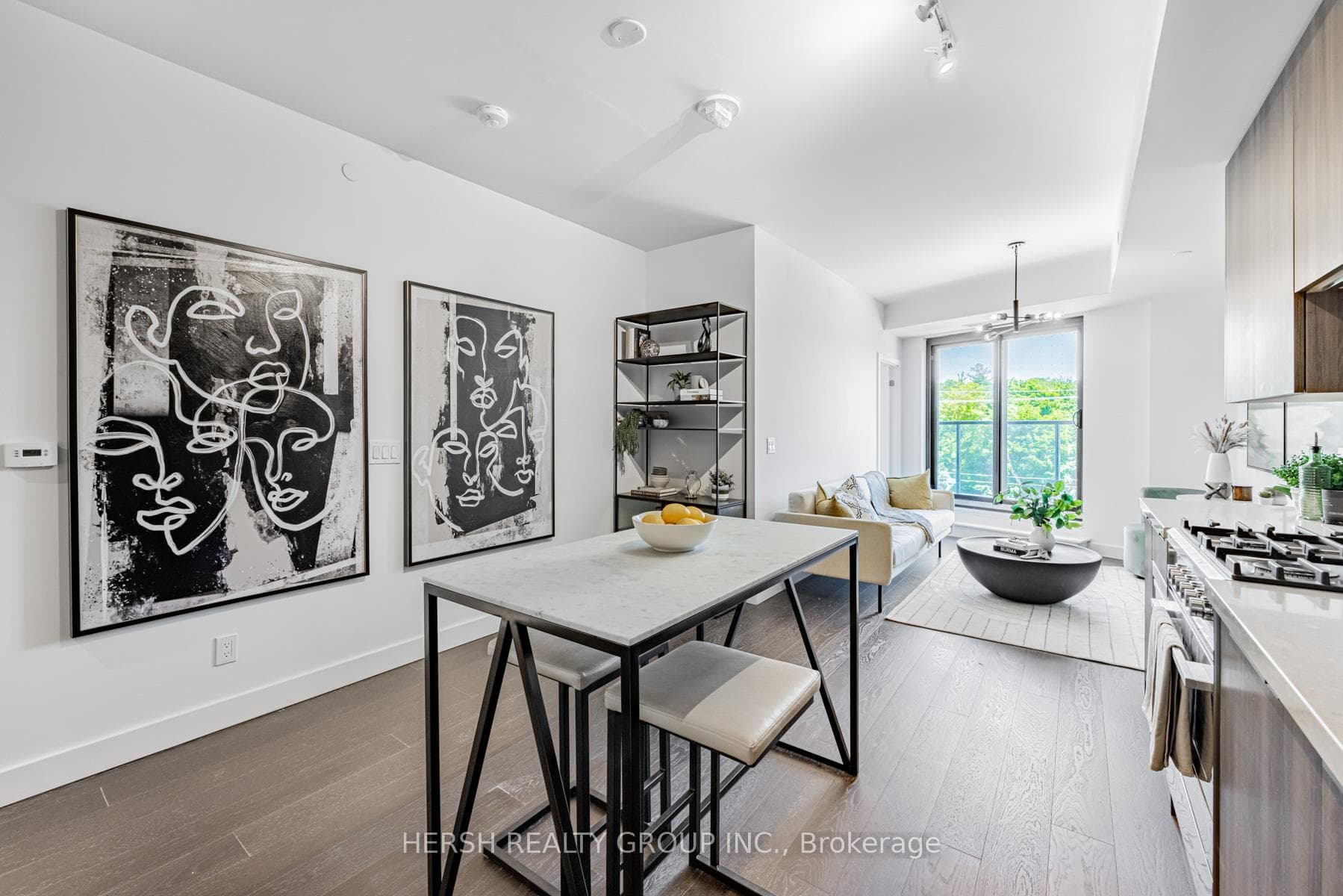 160 Kingsway Crescent 508, Toronto, ON M8X 0B5