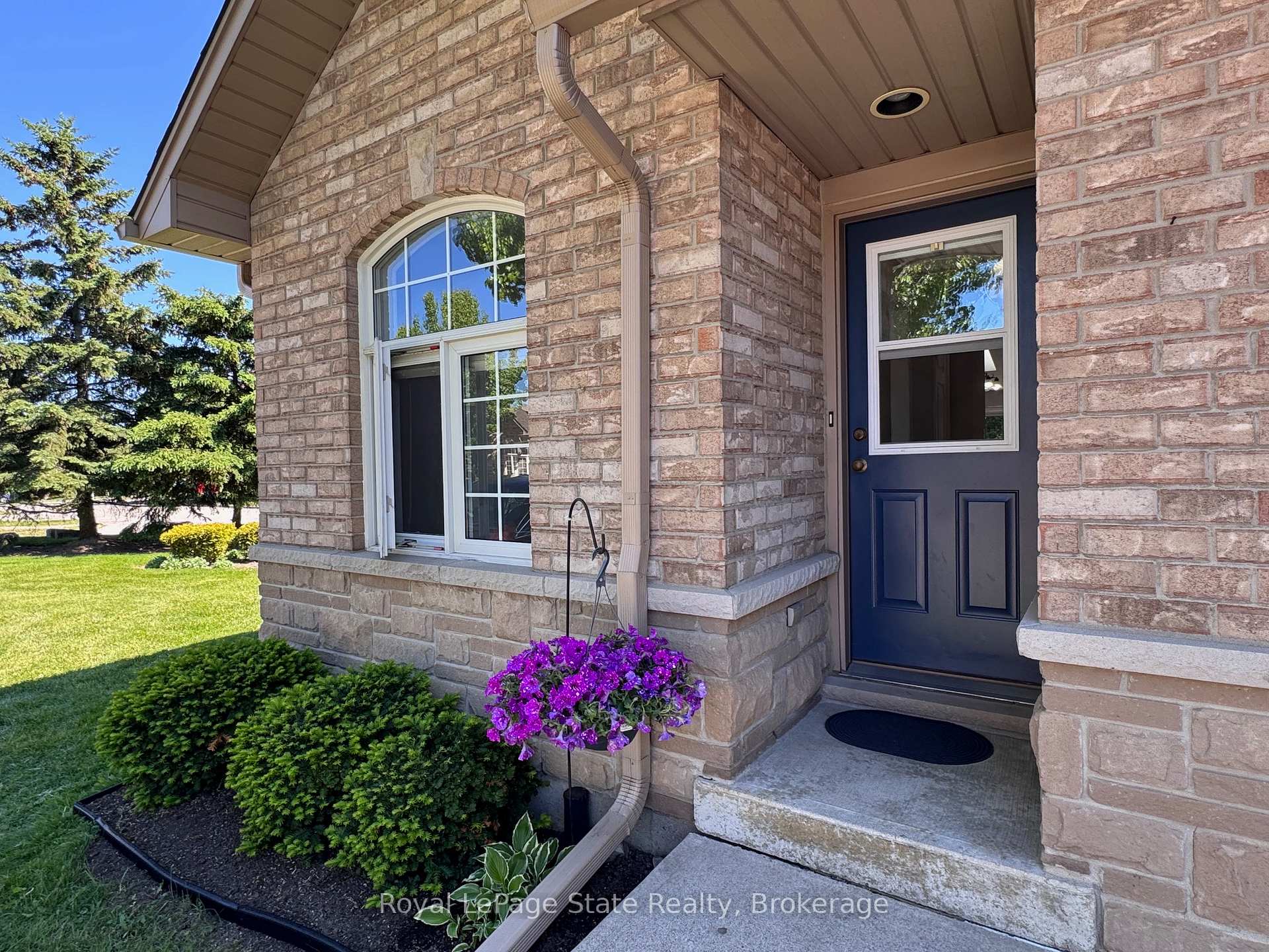 751 Rymal Road W 16, Hamilton, ON L9B 2Y3