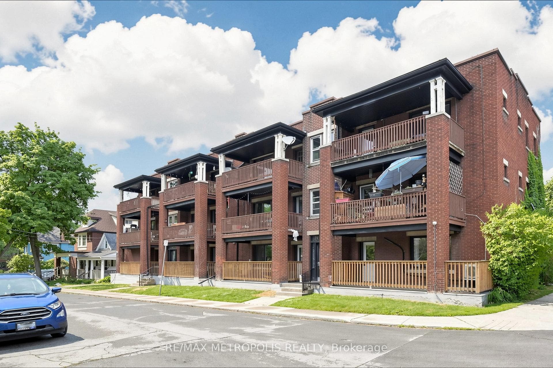 41 Albert Street 2, Hamilton, ON L8M 2Y1