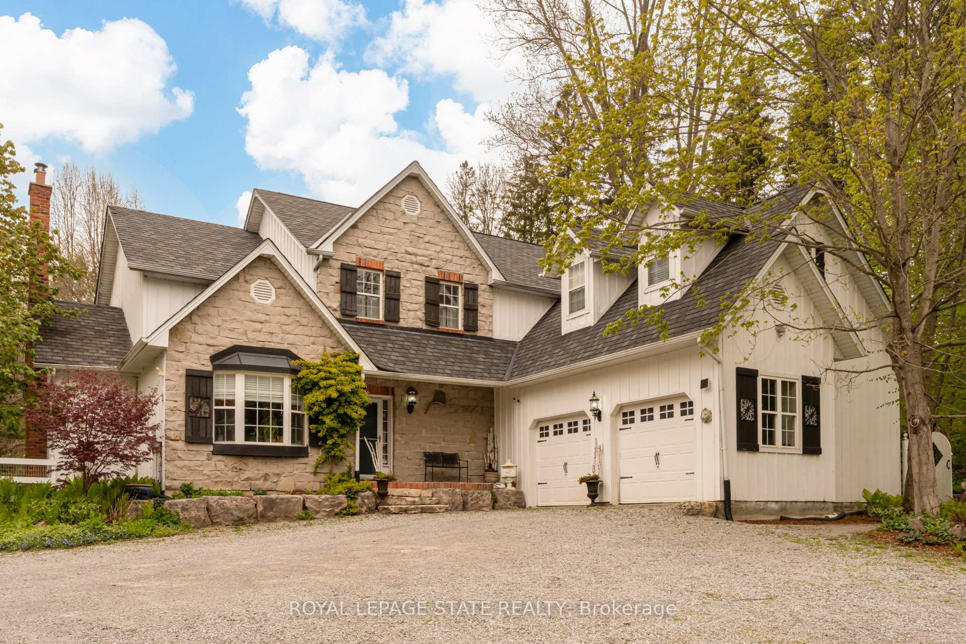 1097 Mineral Springs Road, Hamilton, ON L9H 5E3