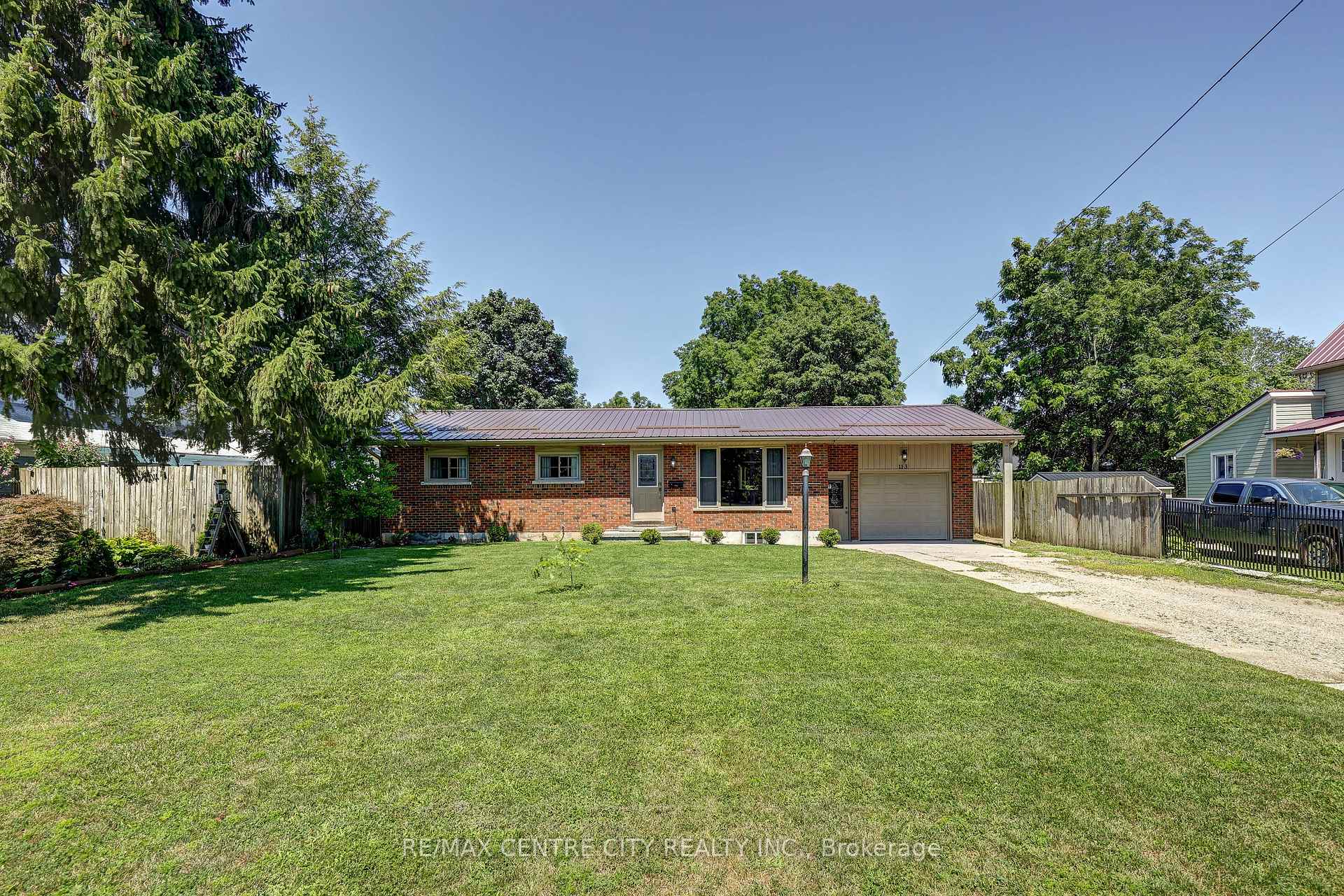 113 South Street W, Aylmer, ON N5H 1R7