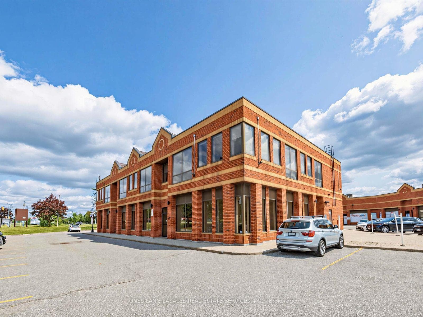 400 N Rivermede Road 101, Vaughan, ON L4K 3R5