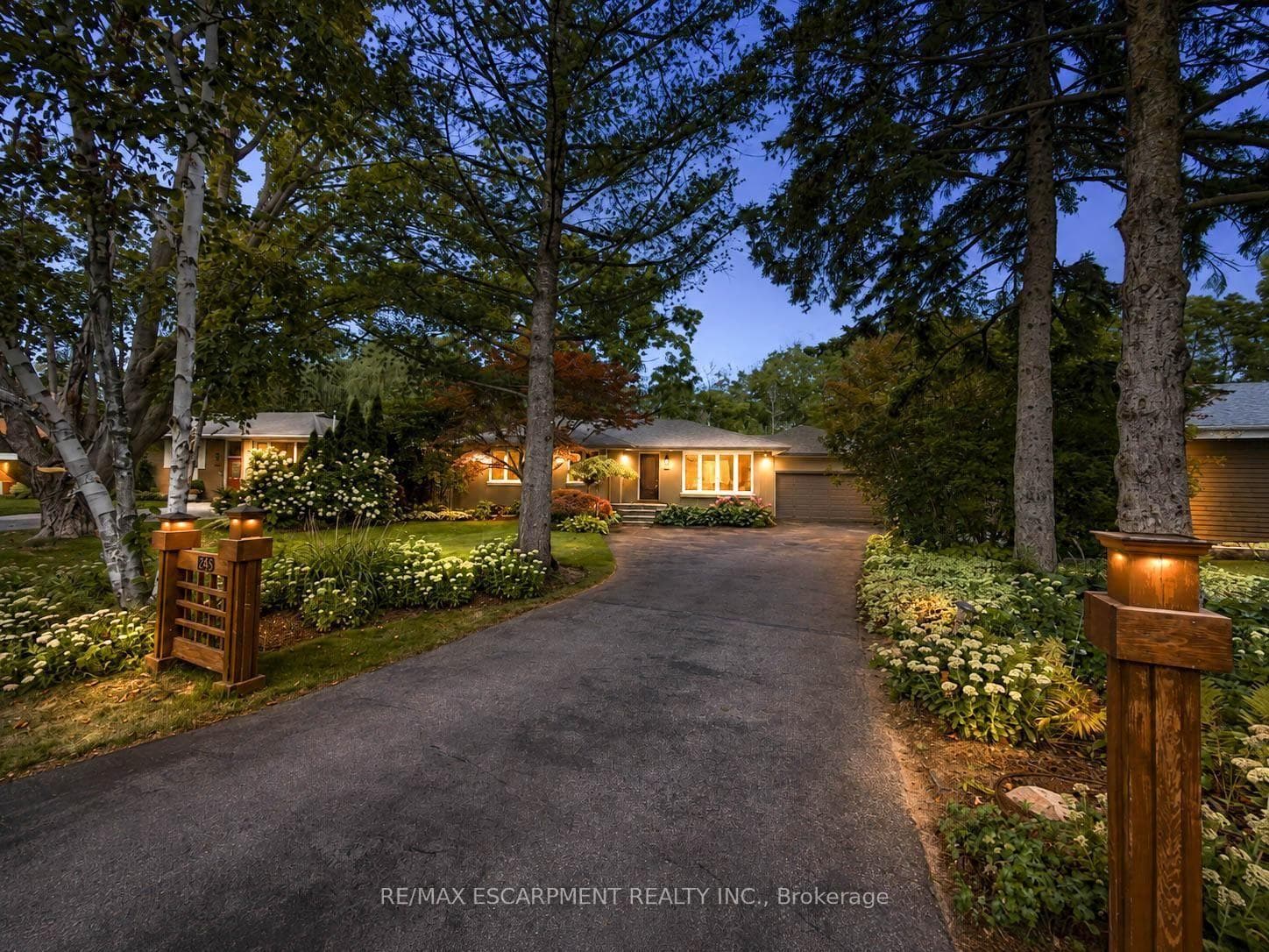 1239 Baldwin Drive, Oakville, ON L6J 2W4