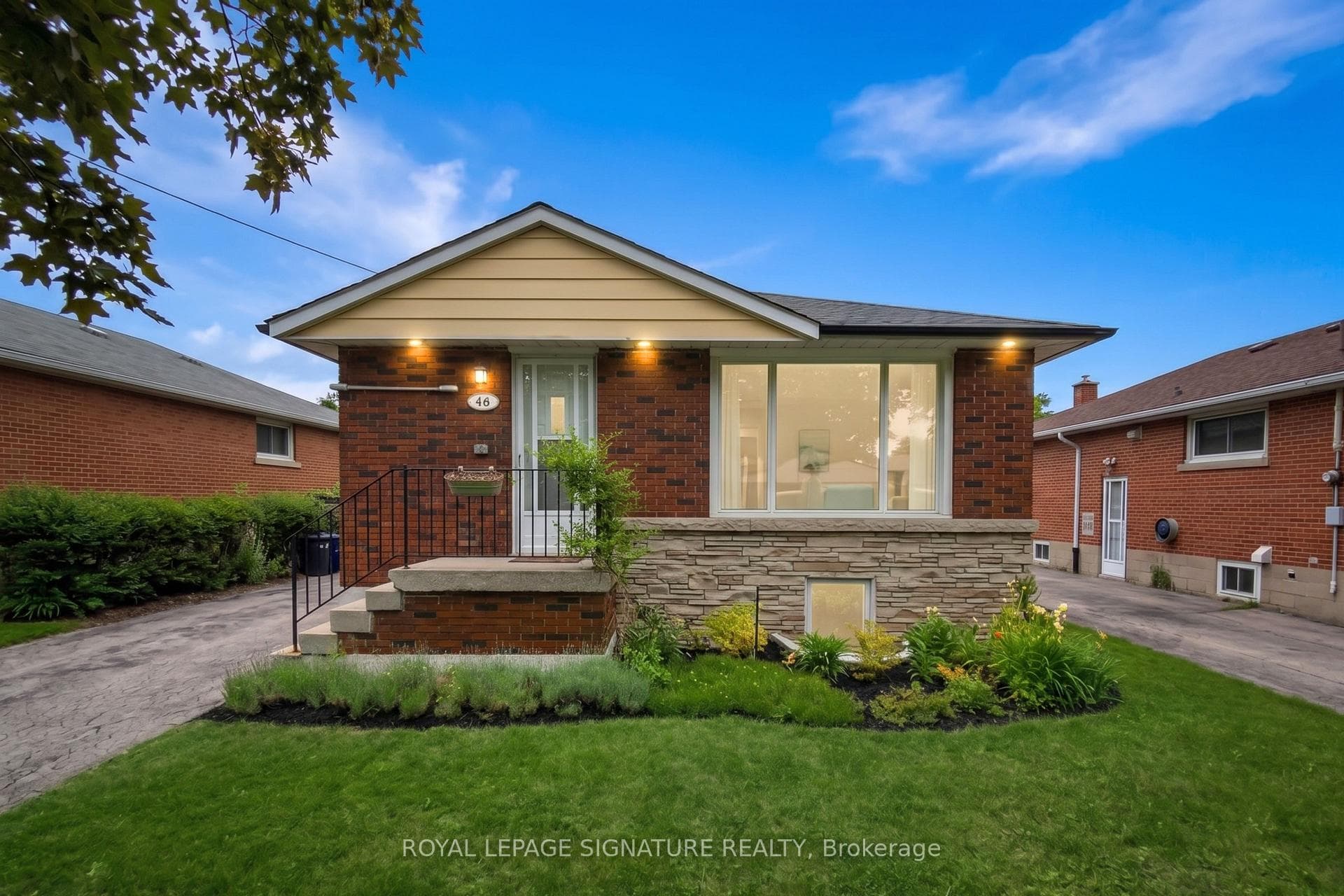 46 Warren Avenue, Hamilton, ON L9A 3C7