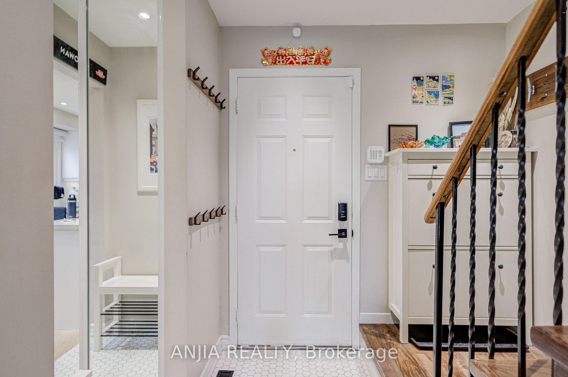 8 Maresfield Drive, Toronto, ON M1V 2X1