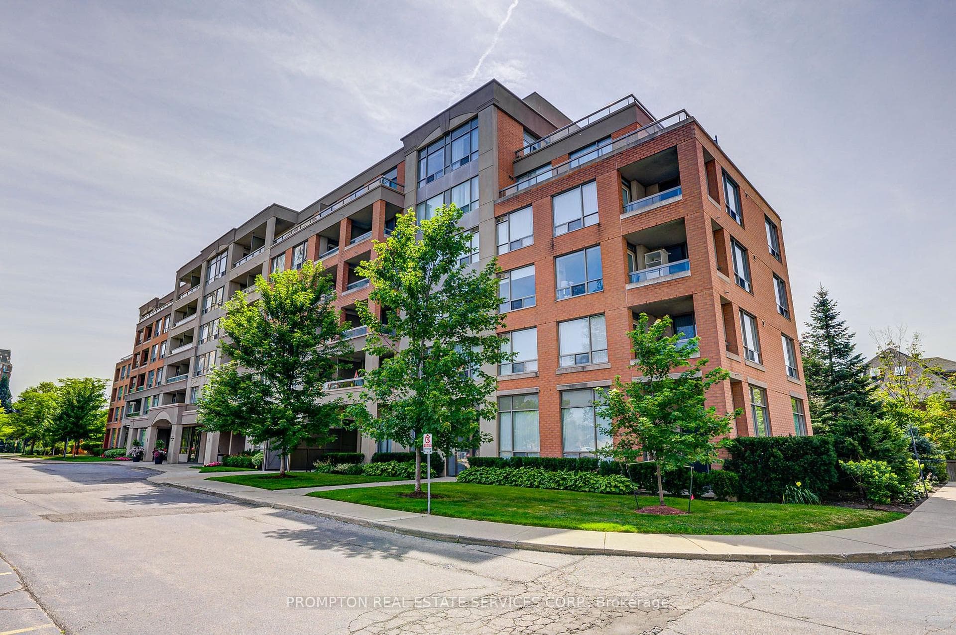 19 Northern Heights Drive PH09, Richmond Hill, ON L4B 4M4