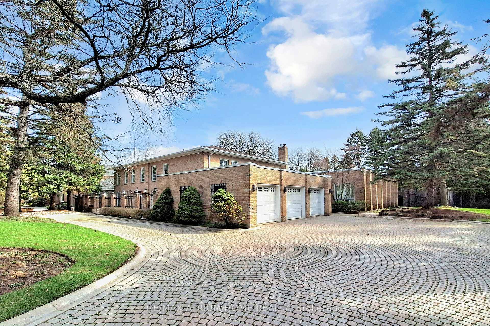 19 Limcombe Drive, Markham, ON L3T 2V6