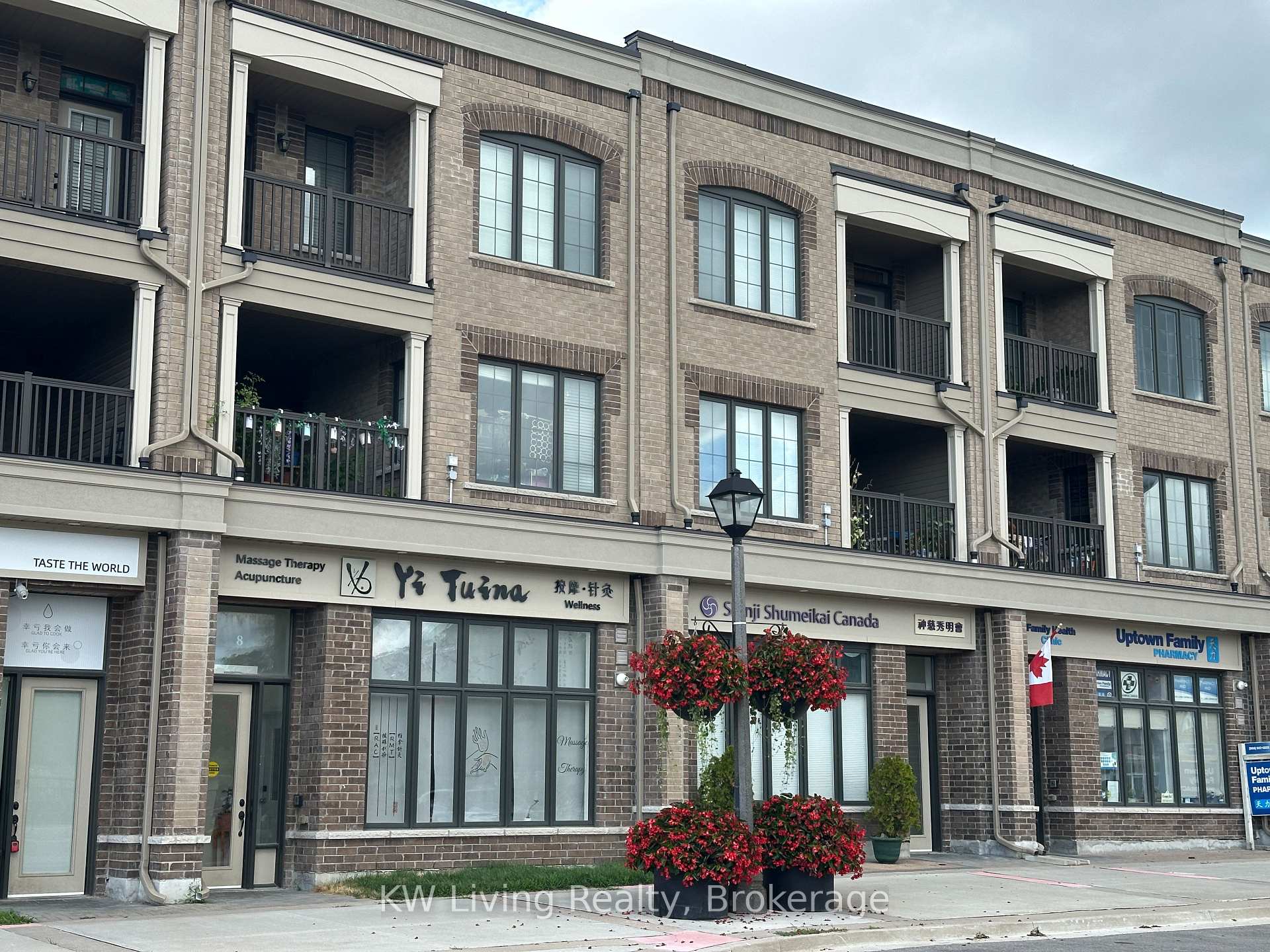 8 Nipigon Avenue, Markham, ON L6C 0X7