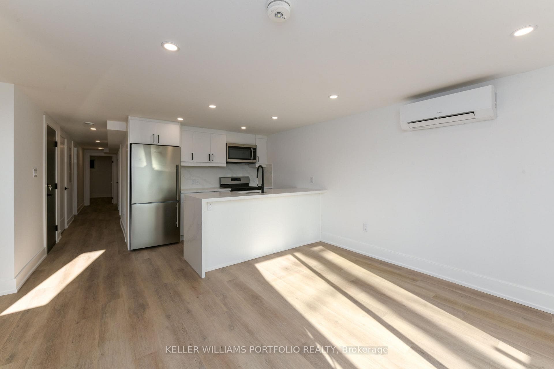 269 Donlands Avenue 4, Toronto, ON M4J 3R5
