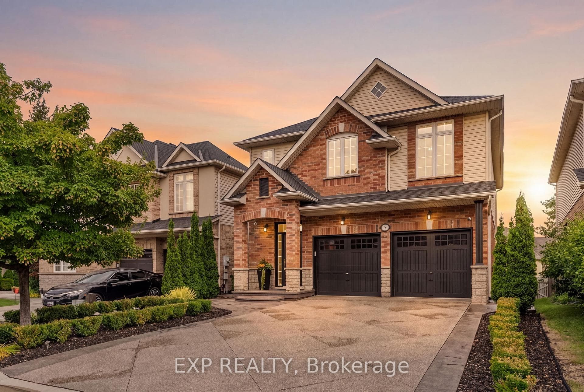 7 Seacove Court, Hamilton, ON L8E 0B3