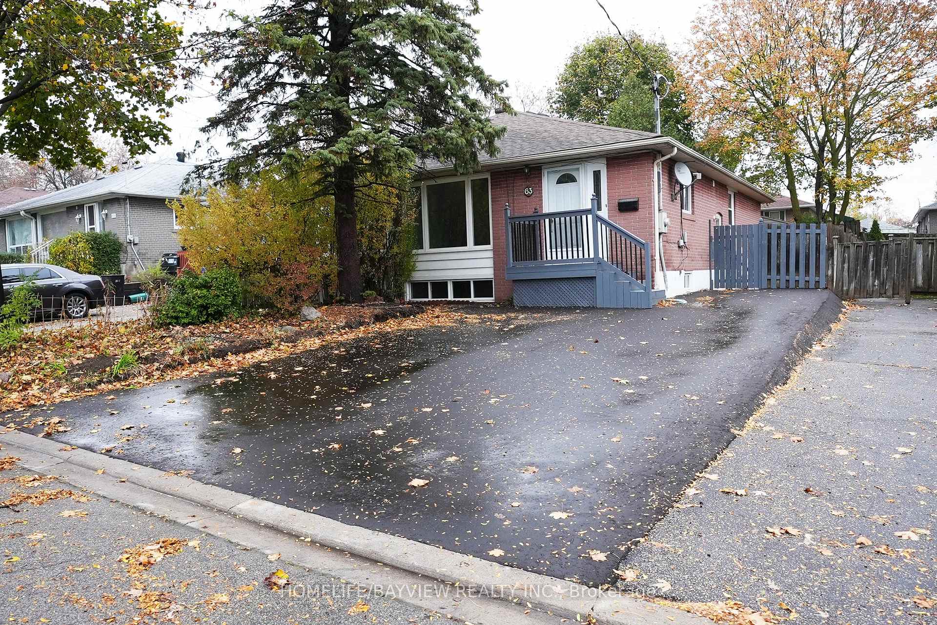 63 Newbury Drive Main, Newmarket, ON L3Y 4P9