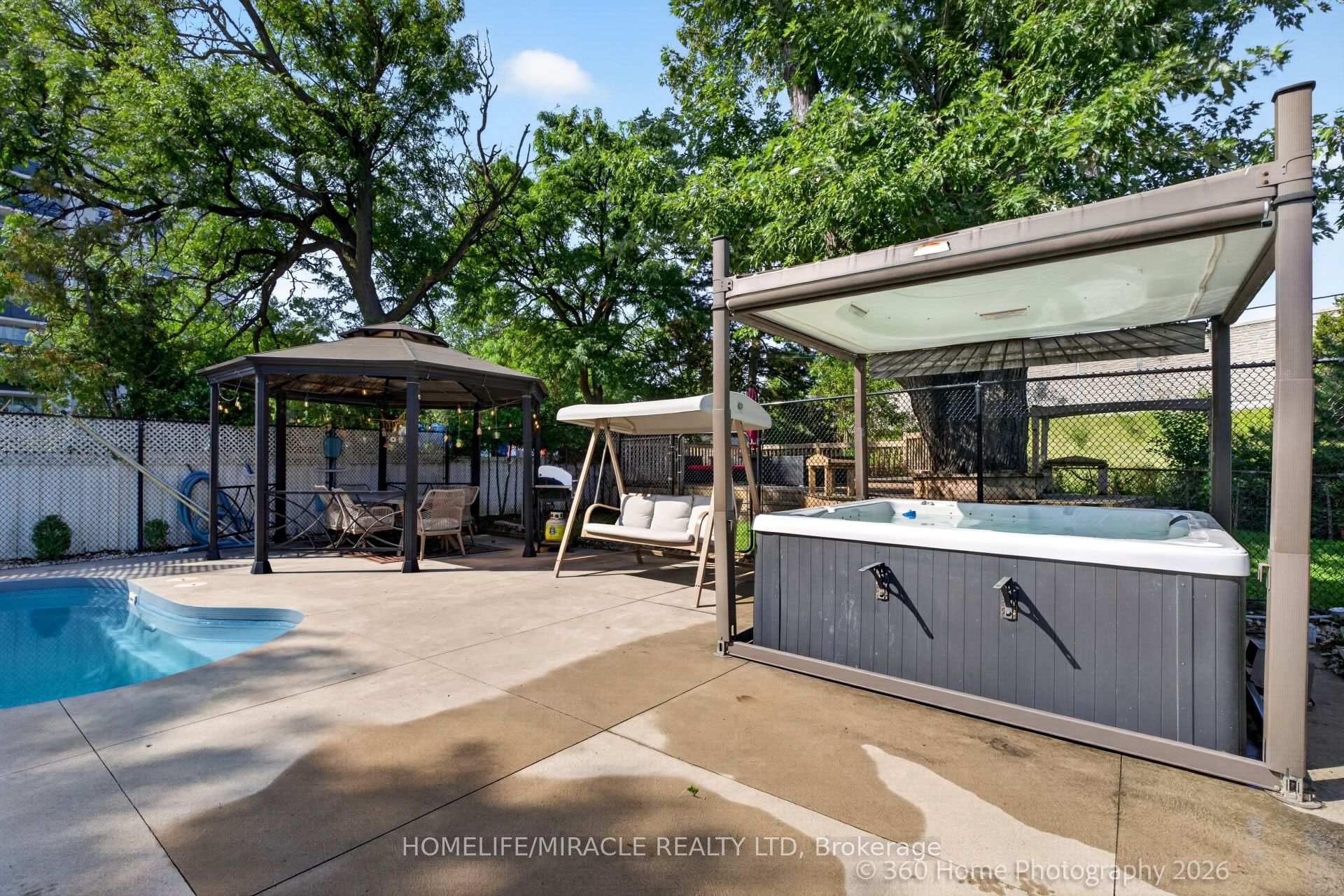 178 Kingsview Boulevard, Toronto, ON M9R 1V5