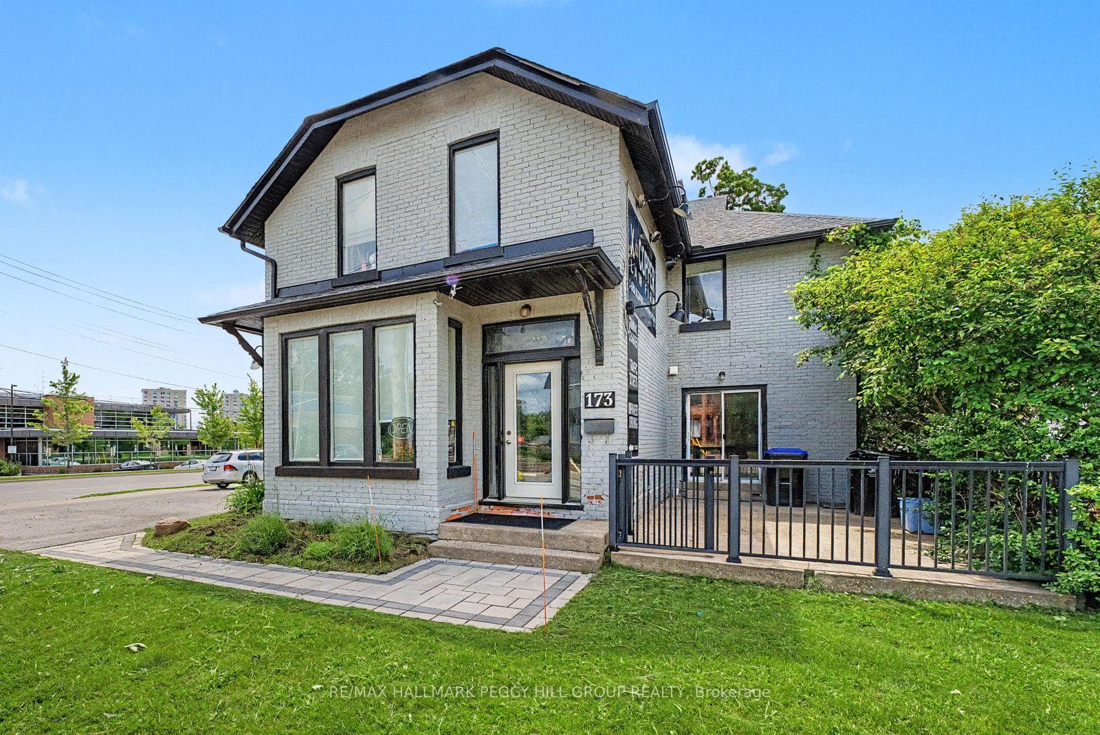 173 Dunlop Street W, Barrie, ON L4N 1B4
