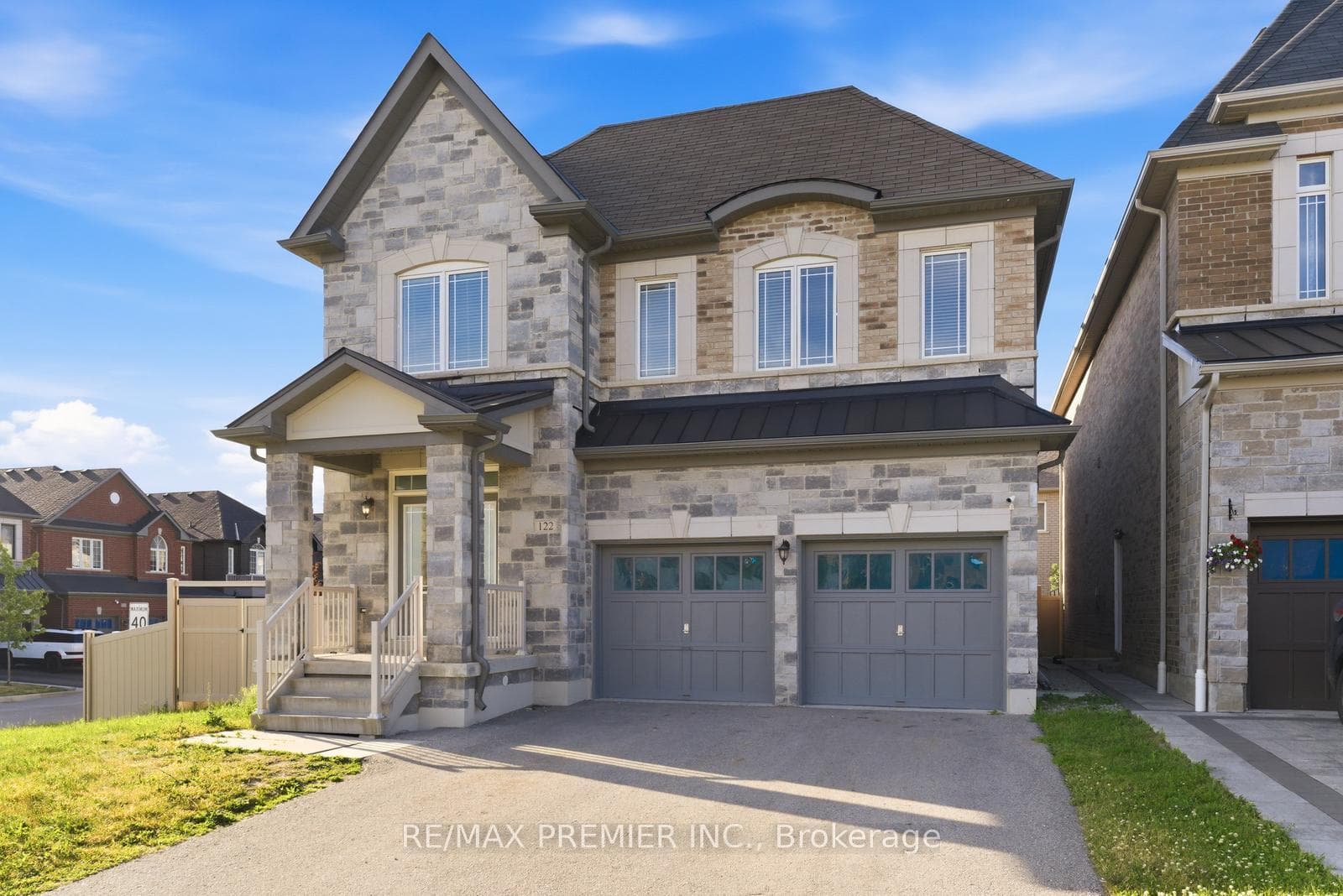 122 Mckenzie Way, Bradford West Gwillimbury, ON L3Z 4J4