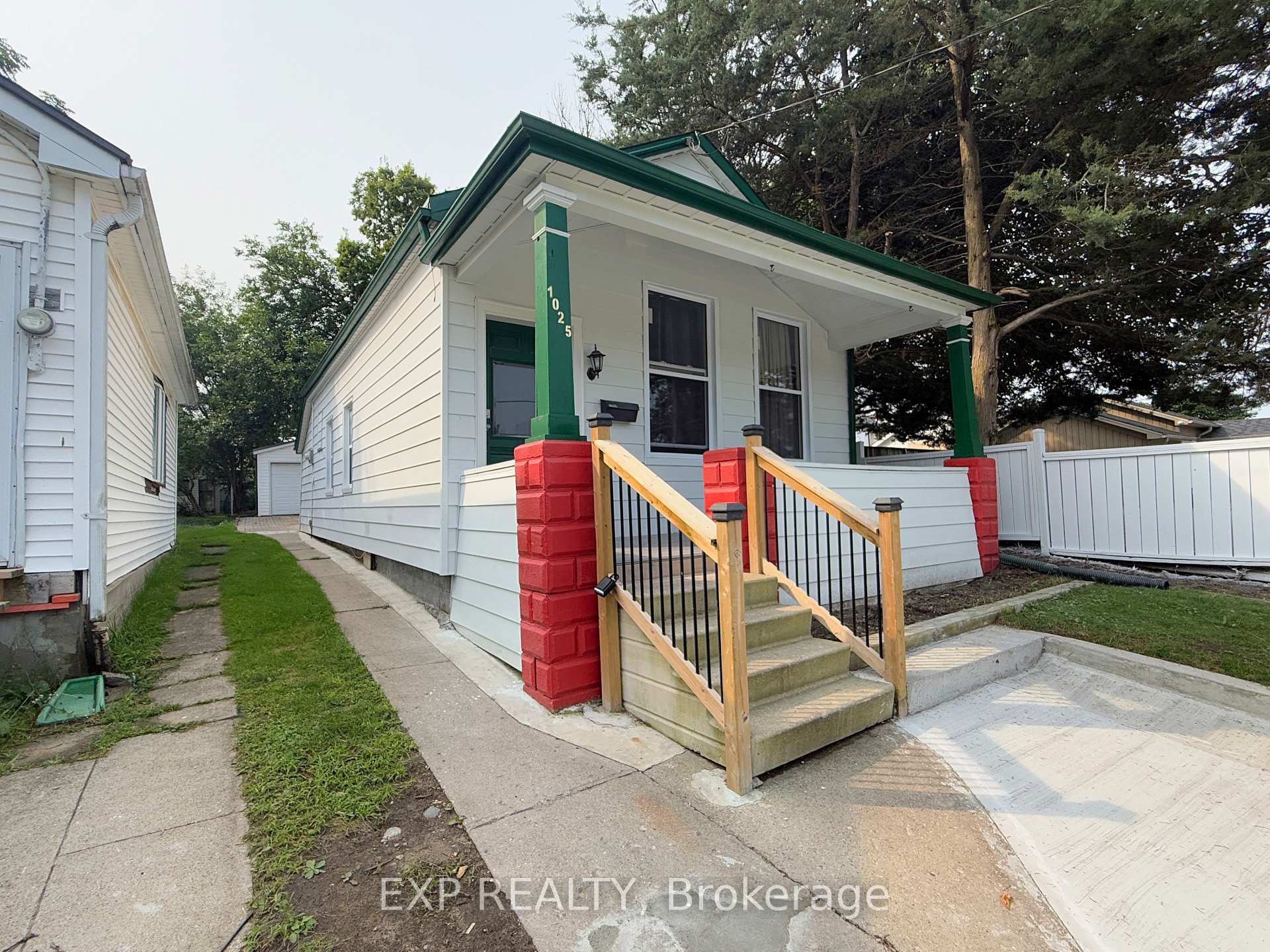1025 York Street, London East, ON N5W 2T4