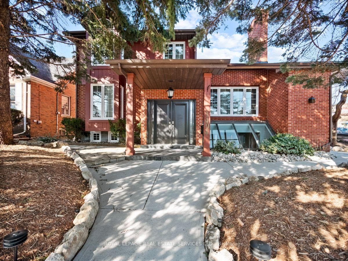 1494 Islington Avenue, Toronto, ON M9A 3L5